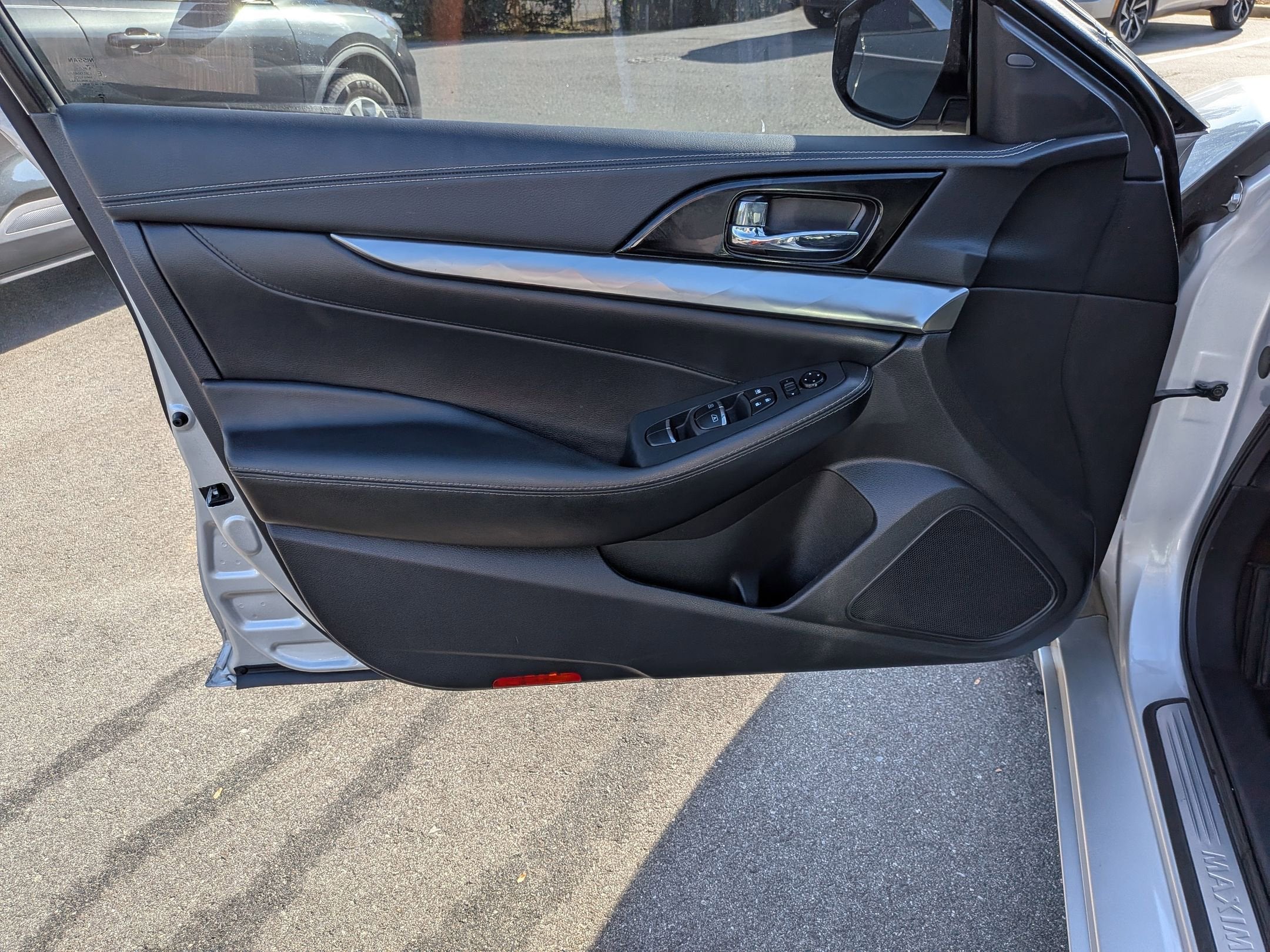 2023 Nissan Maxima SV