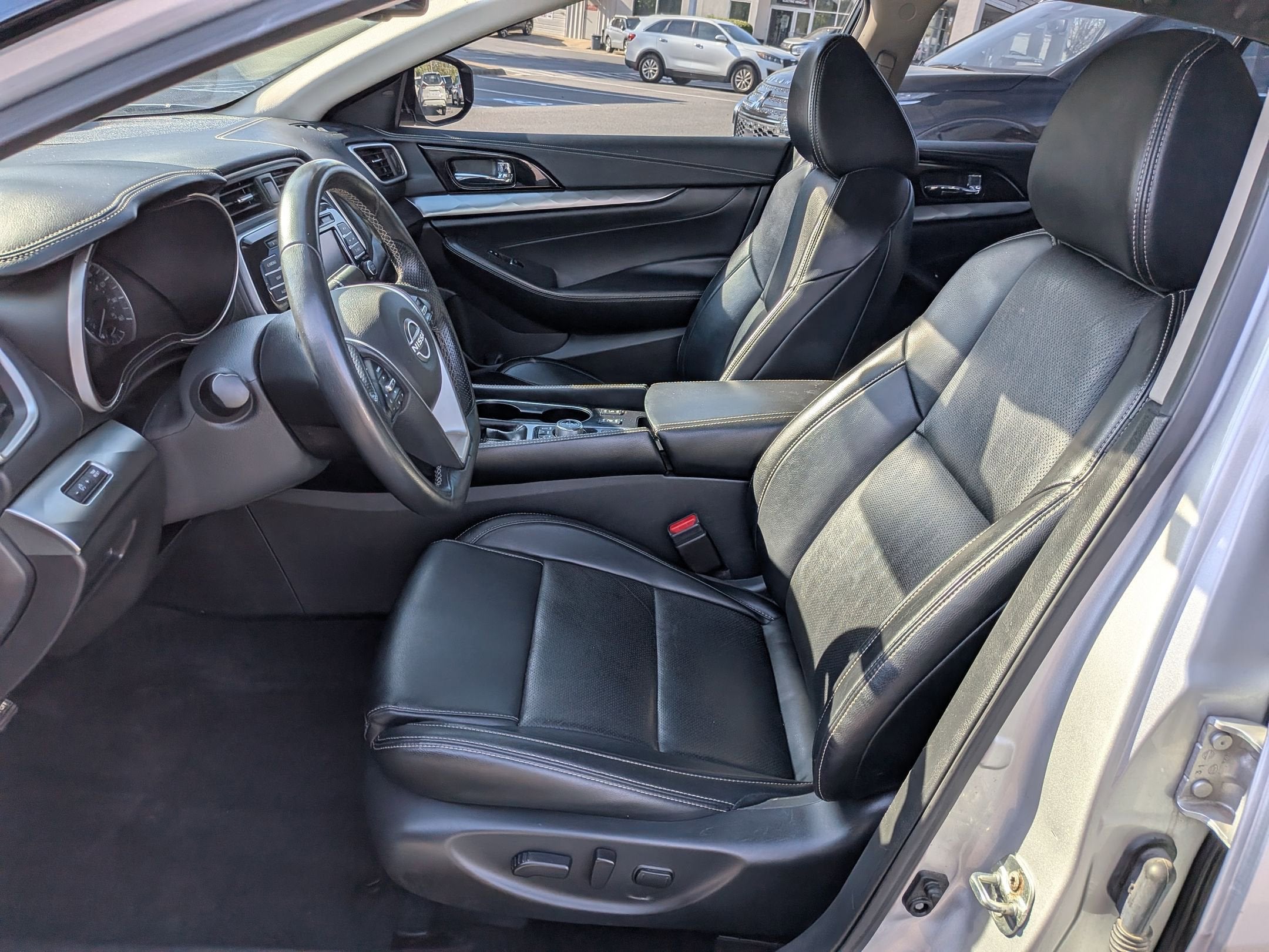 2023 Nissan Maxima SV