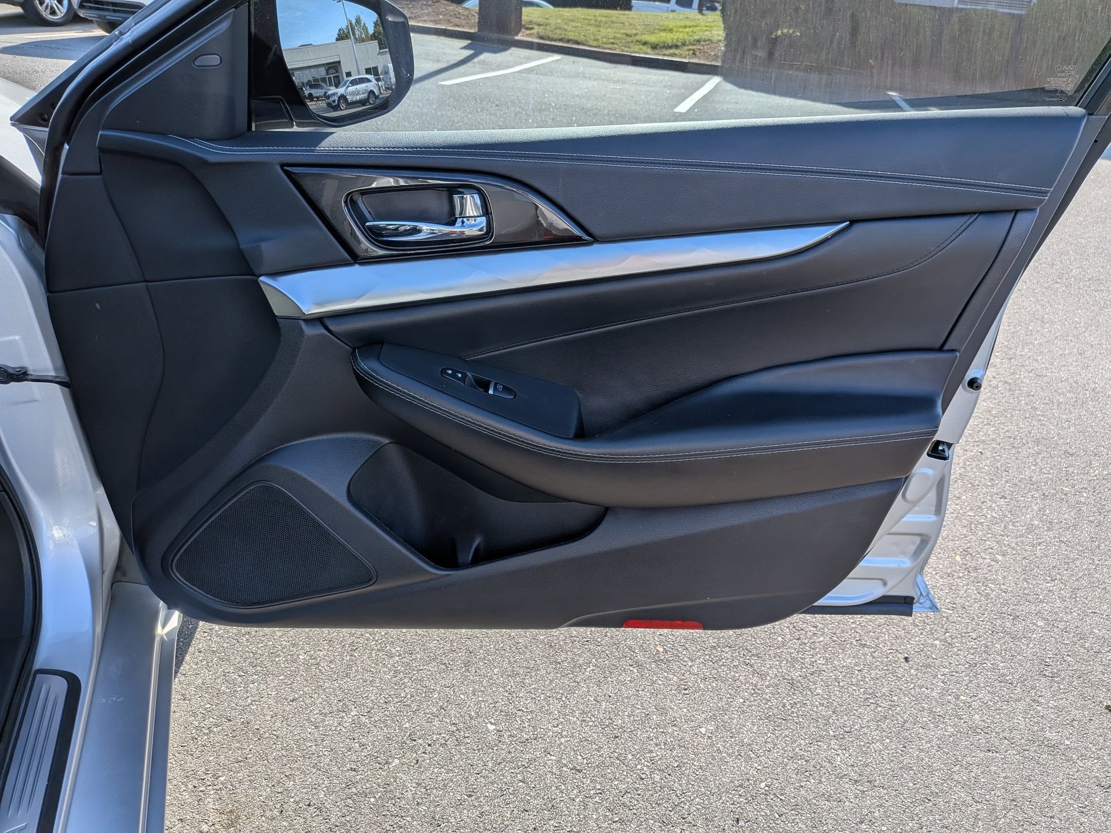 2023 Nissan Maxima SV