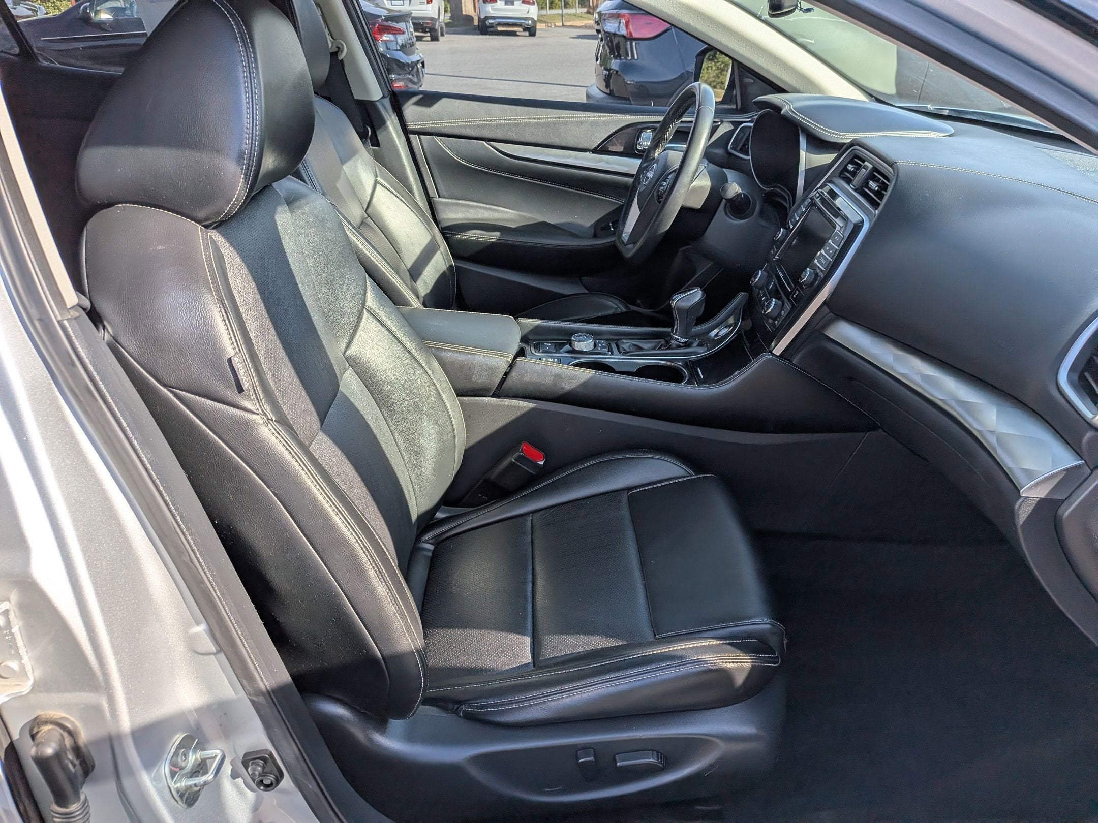 2023 Nissan Maxima SV