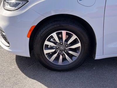 2024 Chrysler Pacifica Hybrid Select