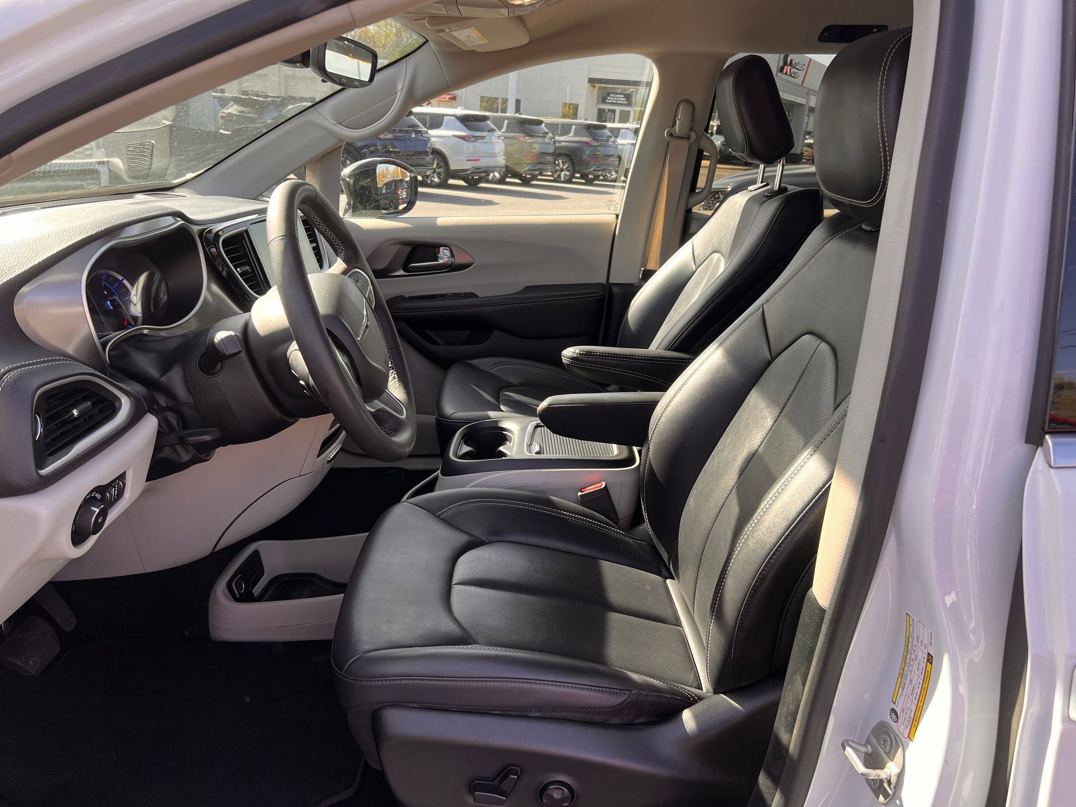 2024 Chrysler Pacifica Hybrid Select