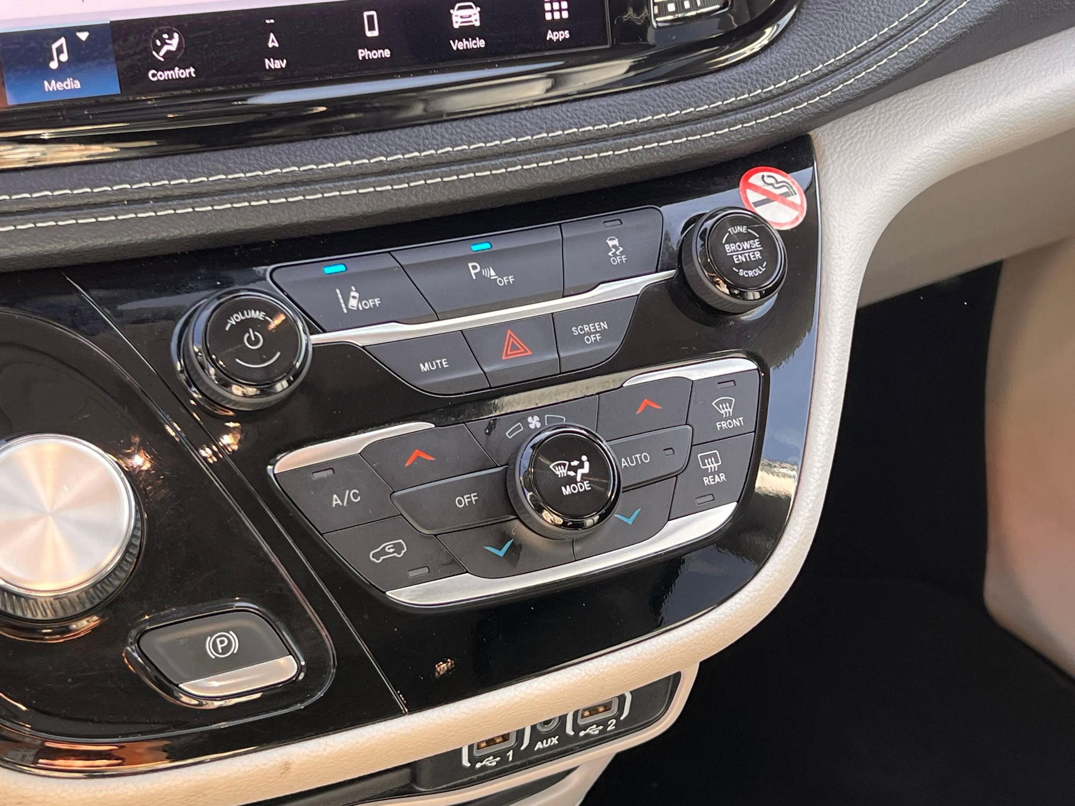 2024 Chrysler Pacifica Hybrid Select
