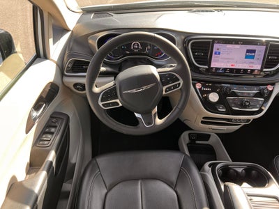 2024 Chrysler Pacifica Hybrid Select
