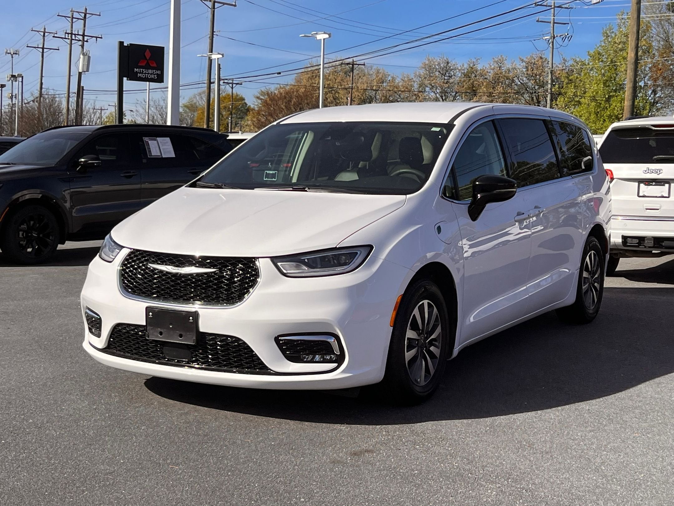 2024 Chrysler Pacifica Hybrid Select