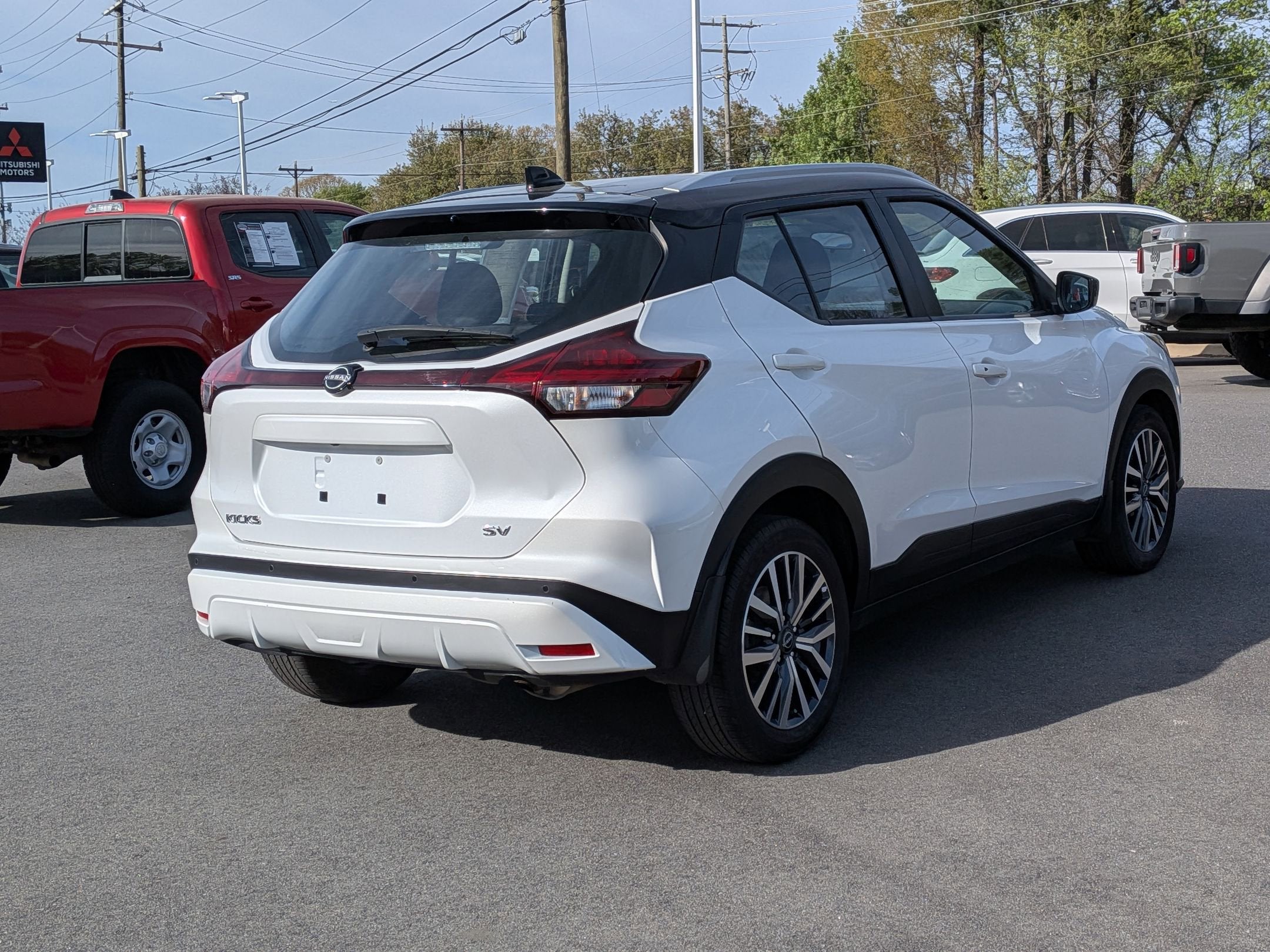 2023 Nissan Kicks SV