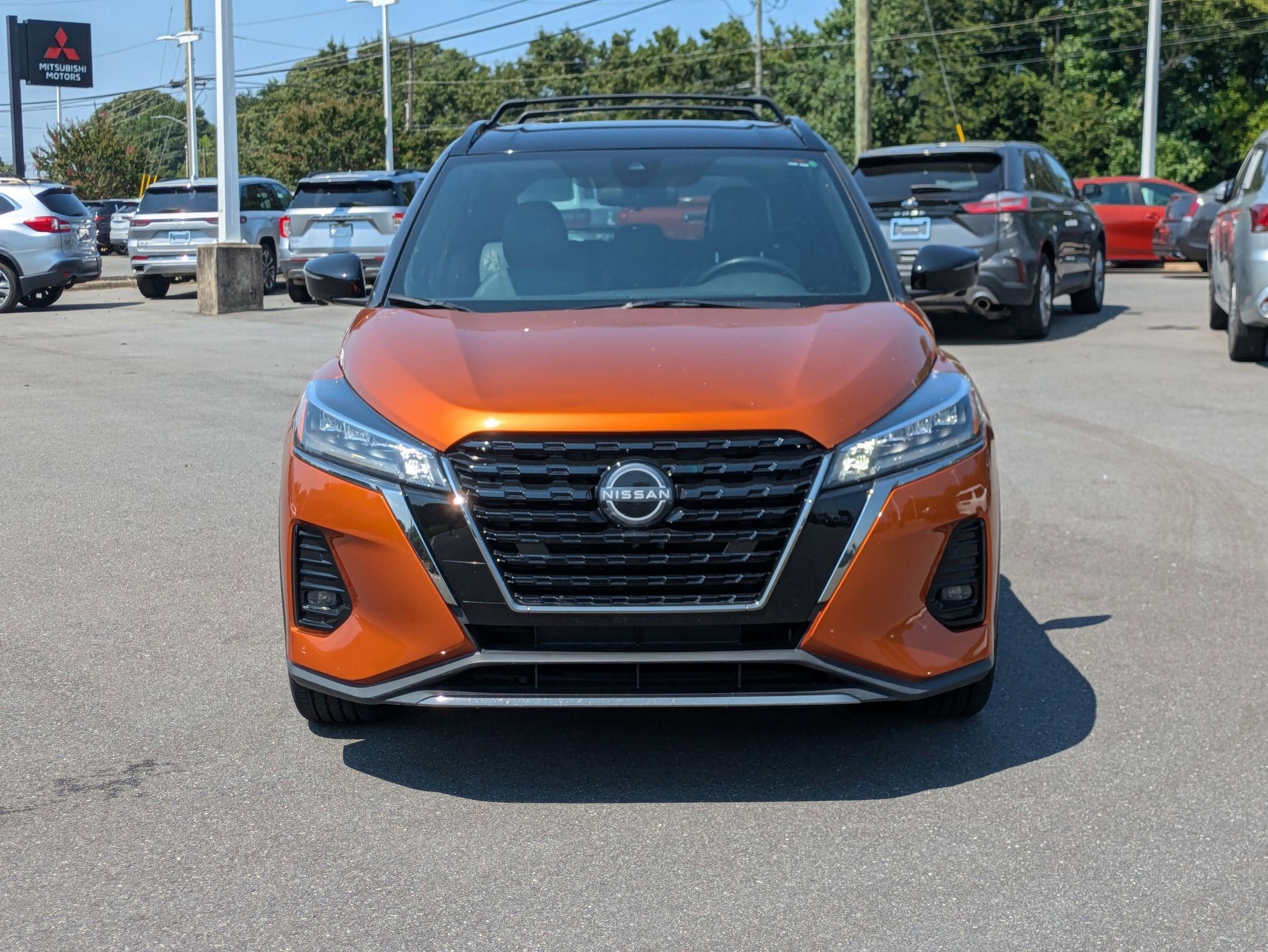 2023 Nissan Kicks SR