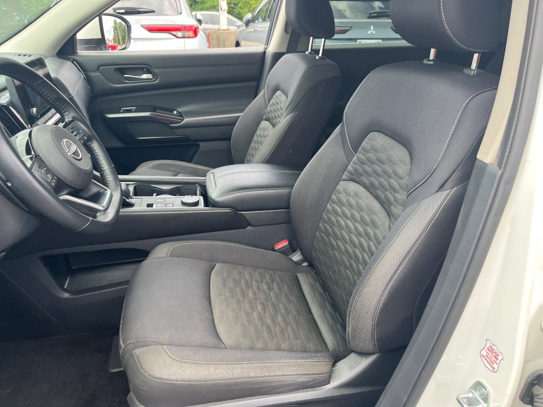 2022 Nissan Pathfinder SV