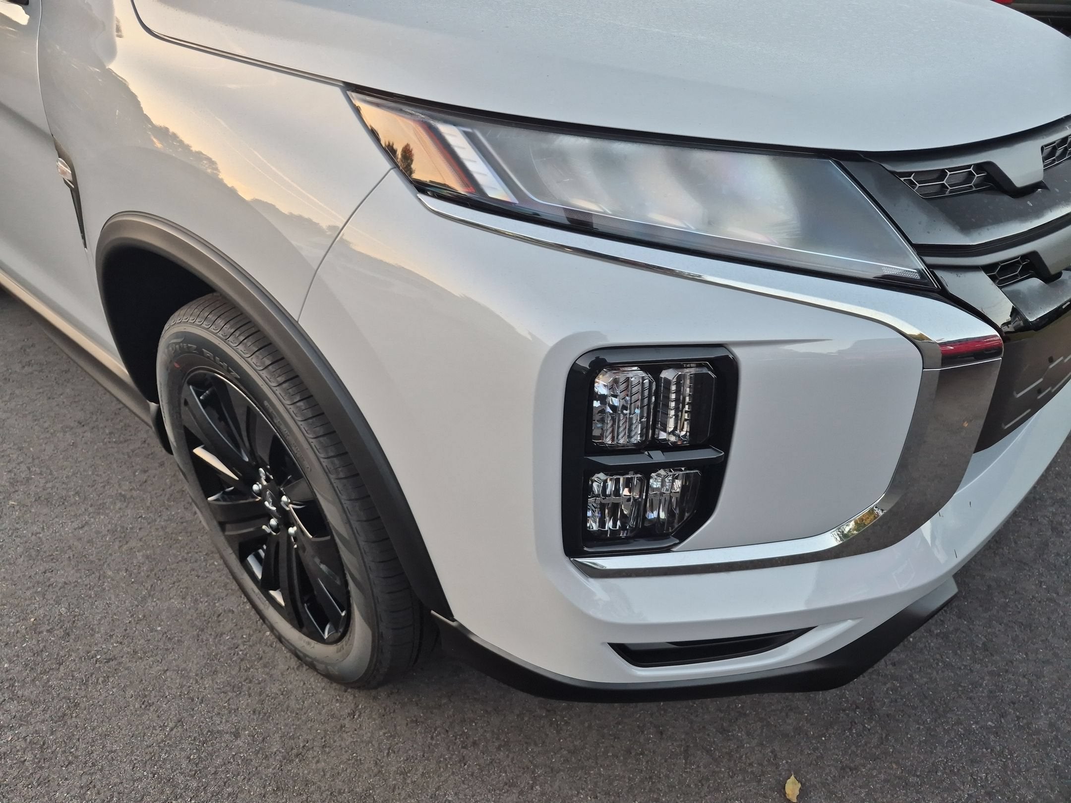 2027 Mitsubishi Outlander Sport LE