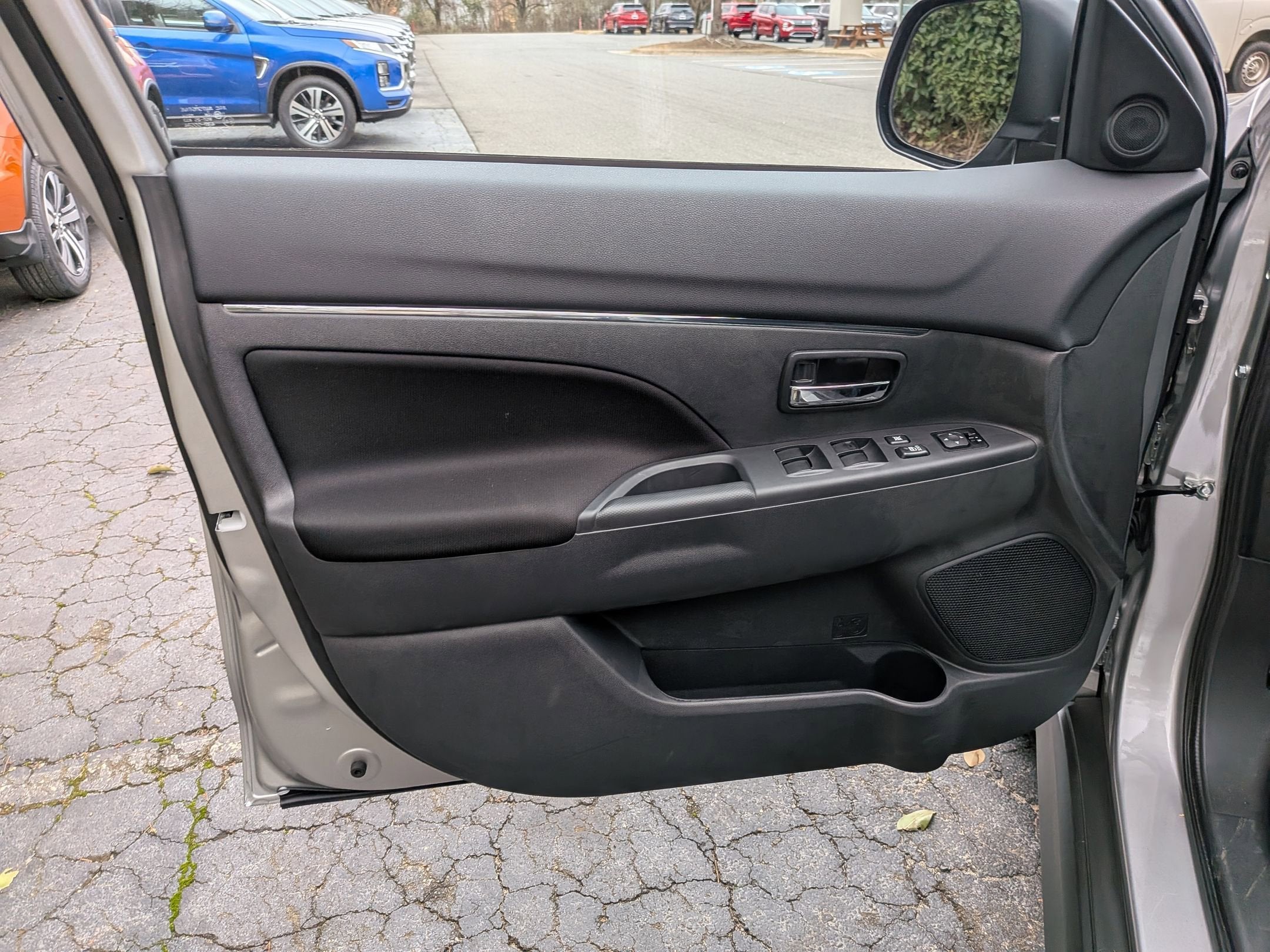 2025 Mitsubishi Outlander Sport ES