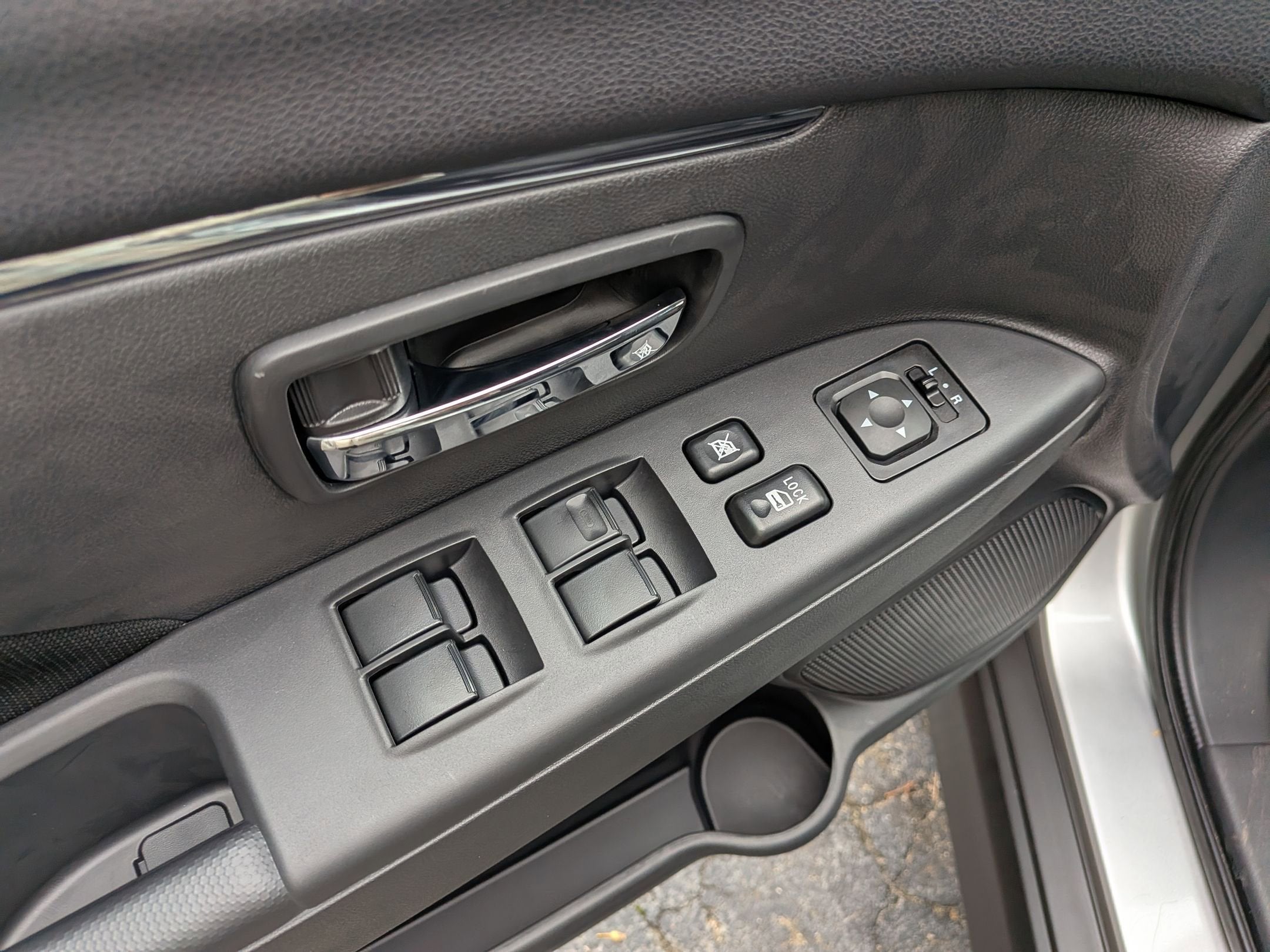 2025 Mitsubishi Outlander Sport ES