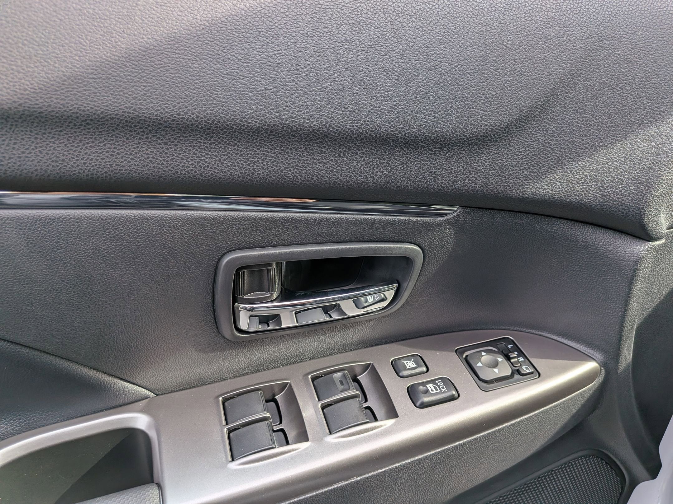2026 Mitsubishi Outlander Sport SE