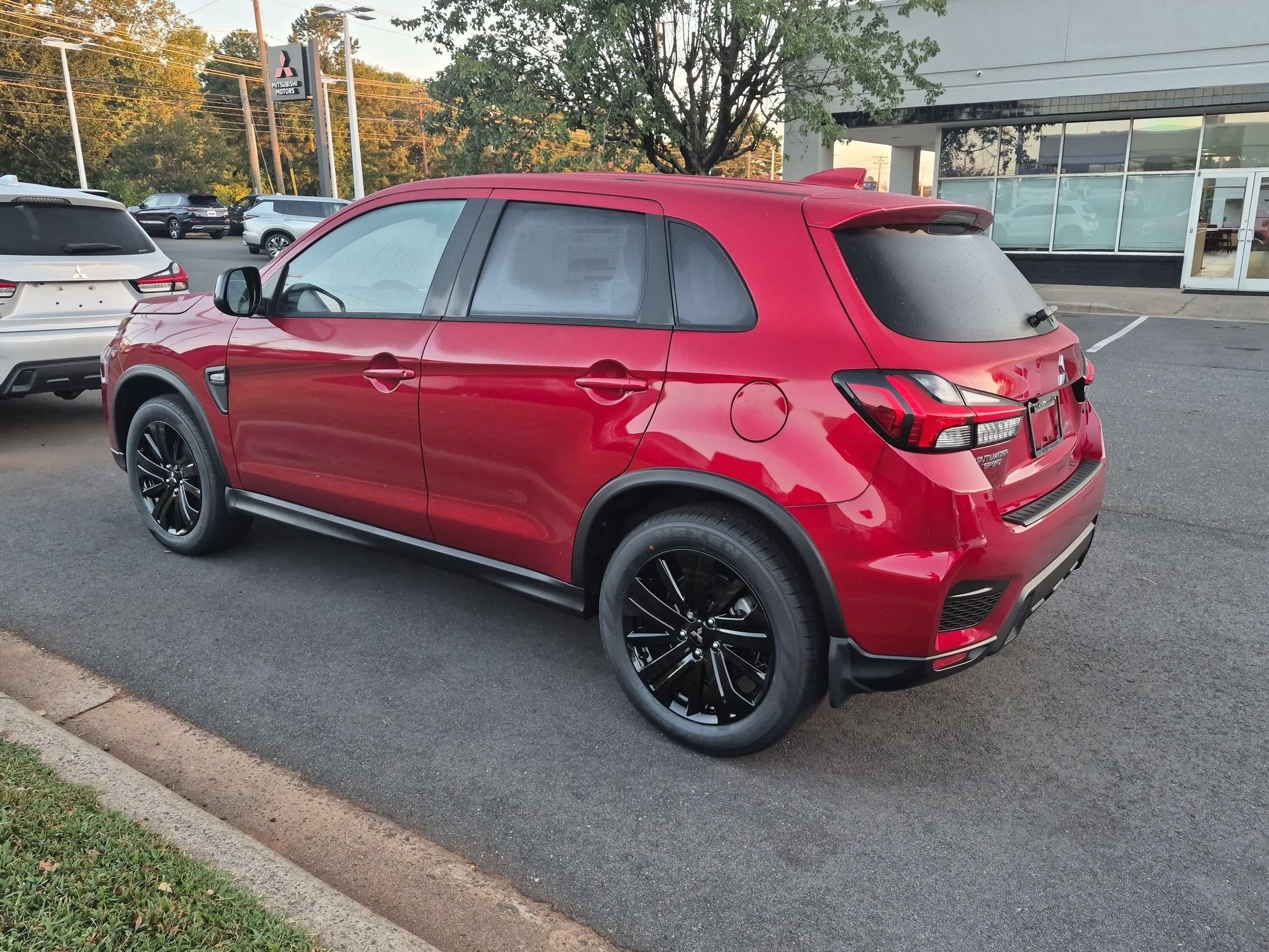2027 Mitsubishi Outlander Sport LE