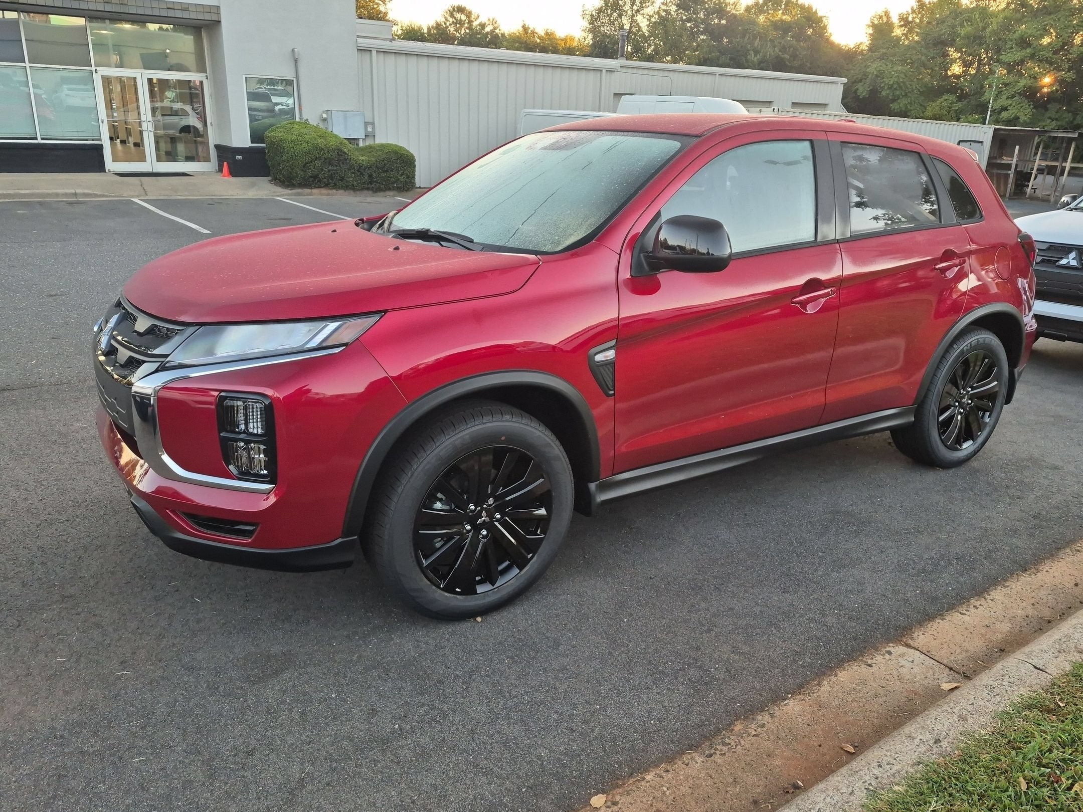 2027 Mitsubishi Outlander Sport LE
