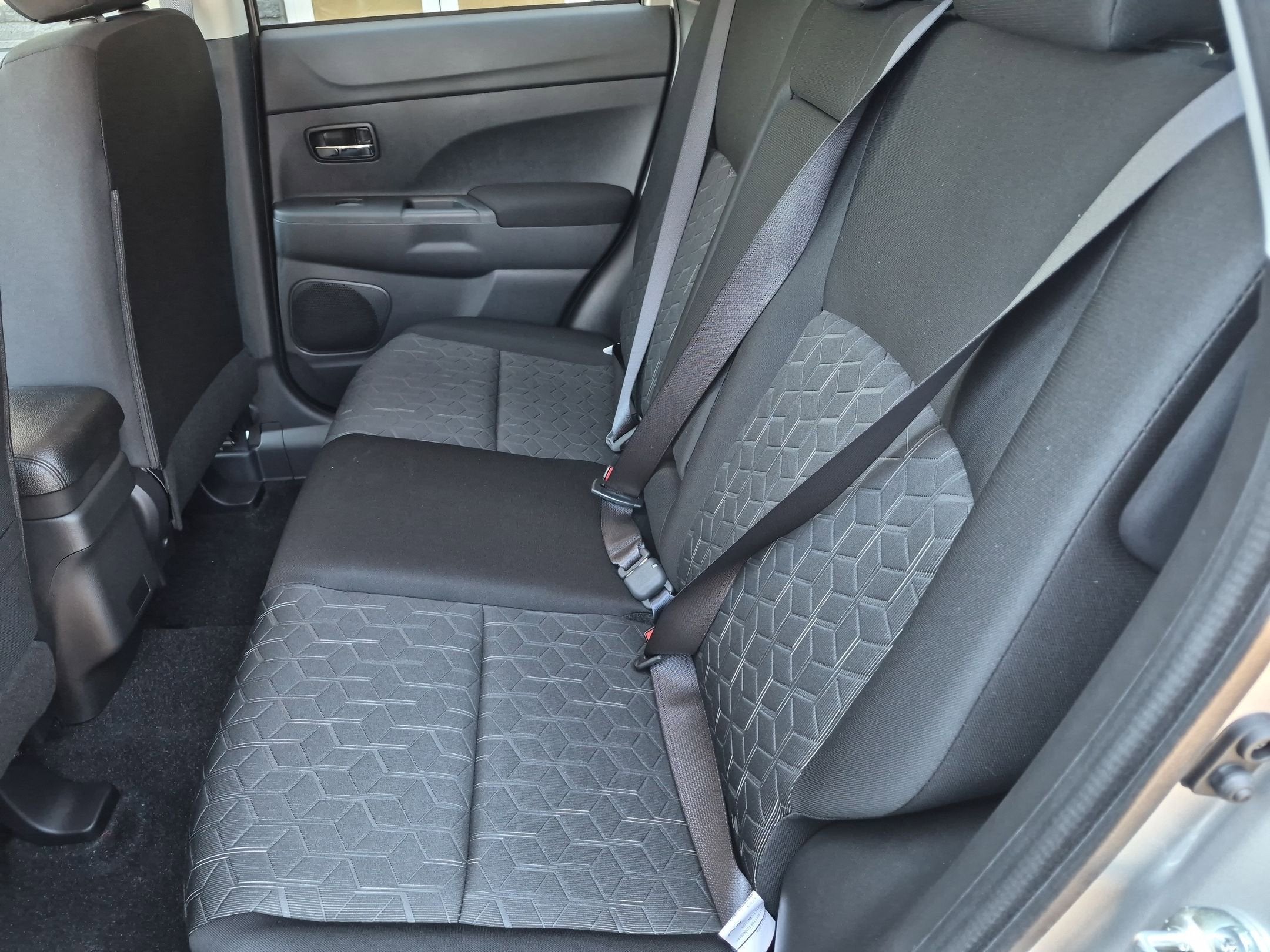 2026 Mitsubishi Outlander Sport ES