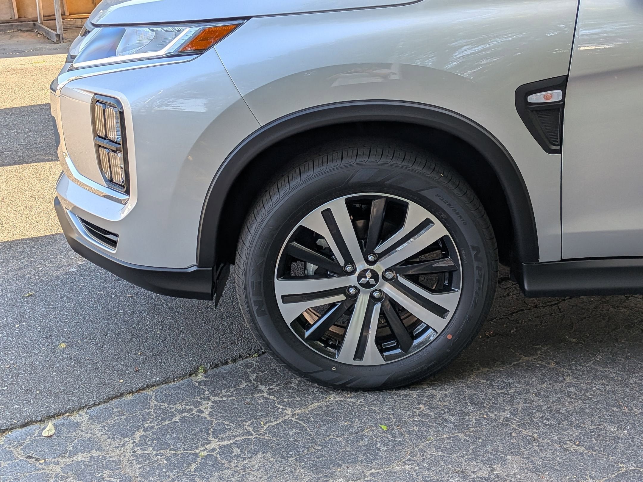 2026 Mitsubishi Outlander Sport ES