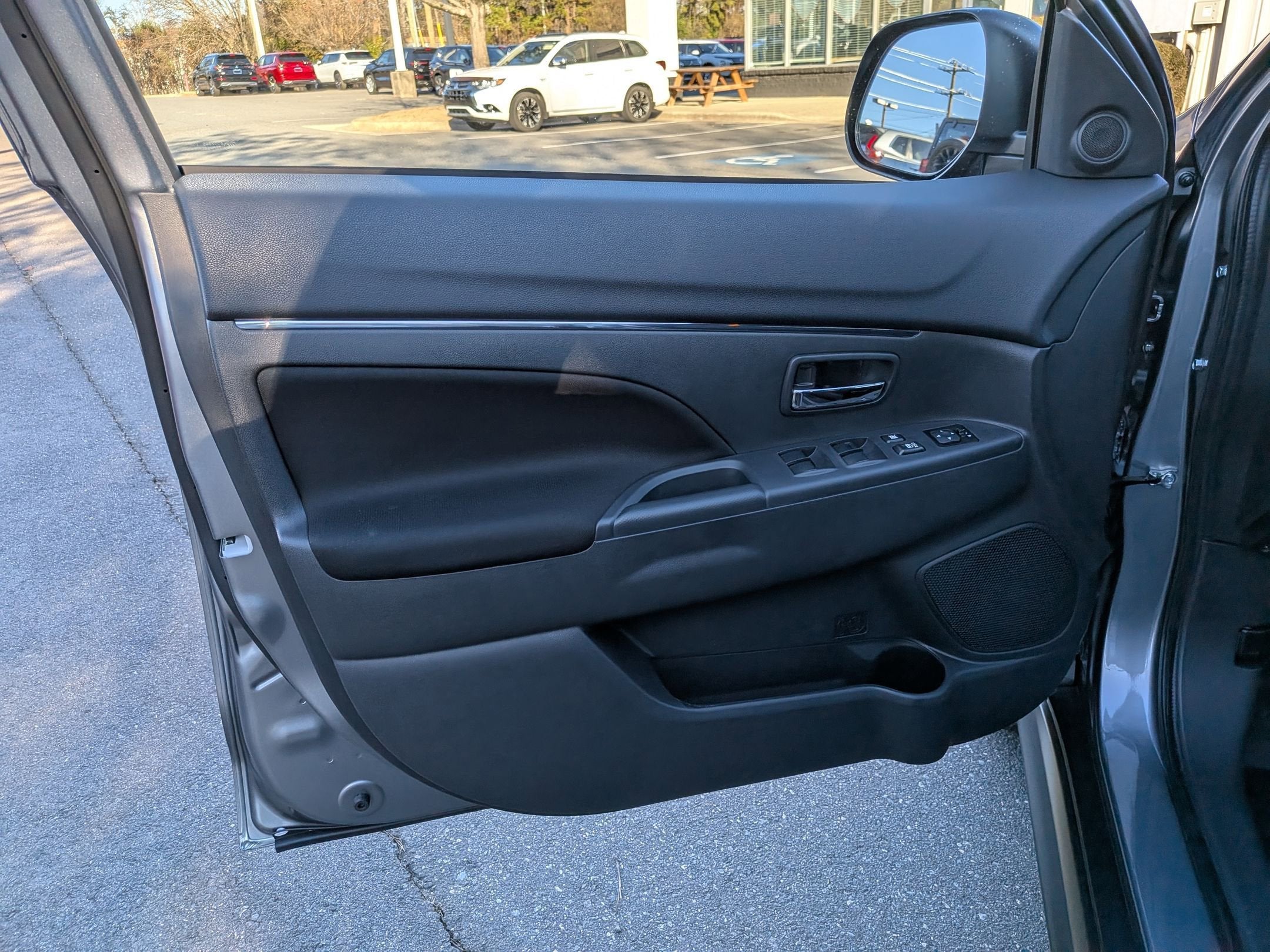 2026 Mitsubishi Outlander Sport ES