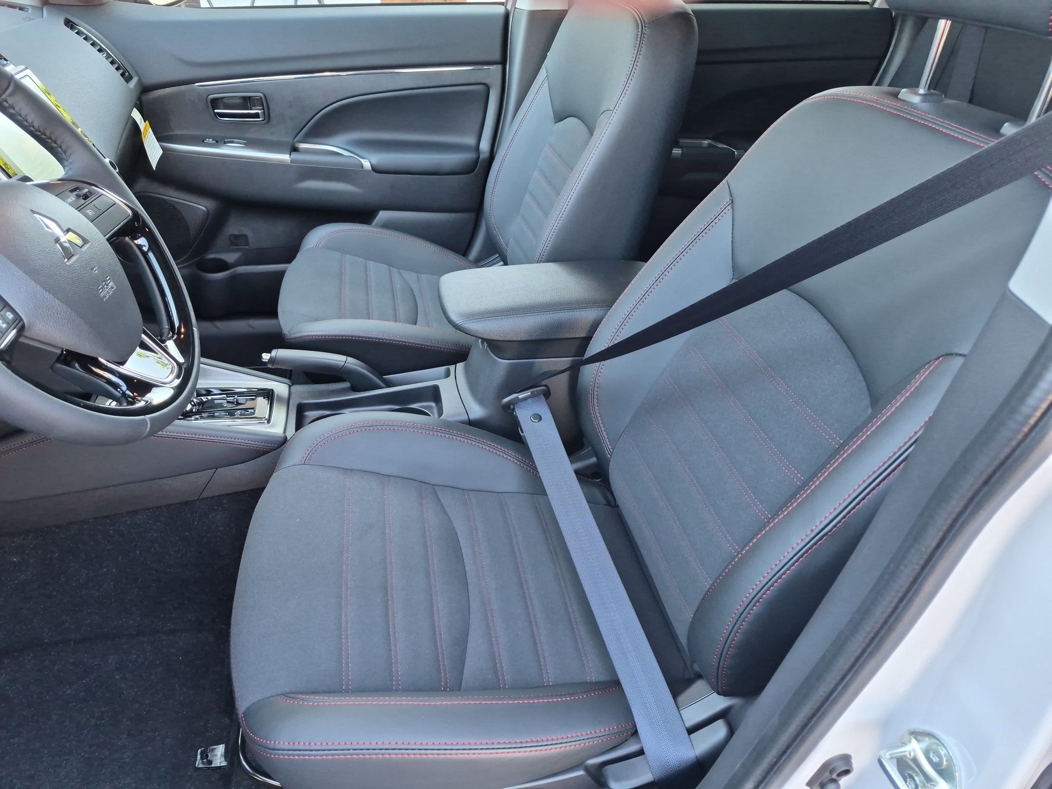 2026 Mitsubishi Outlander Sport SE