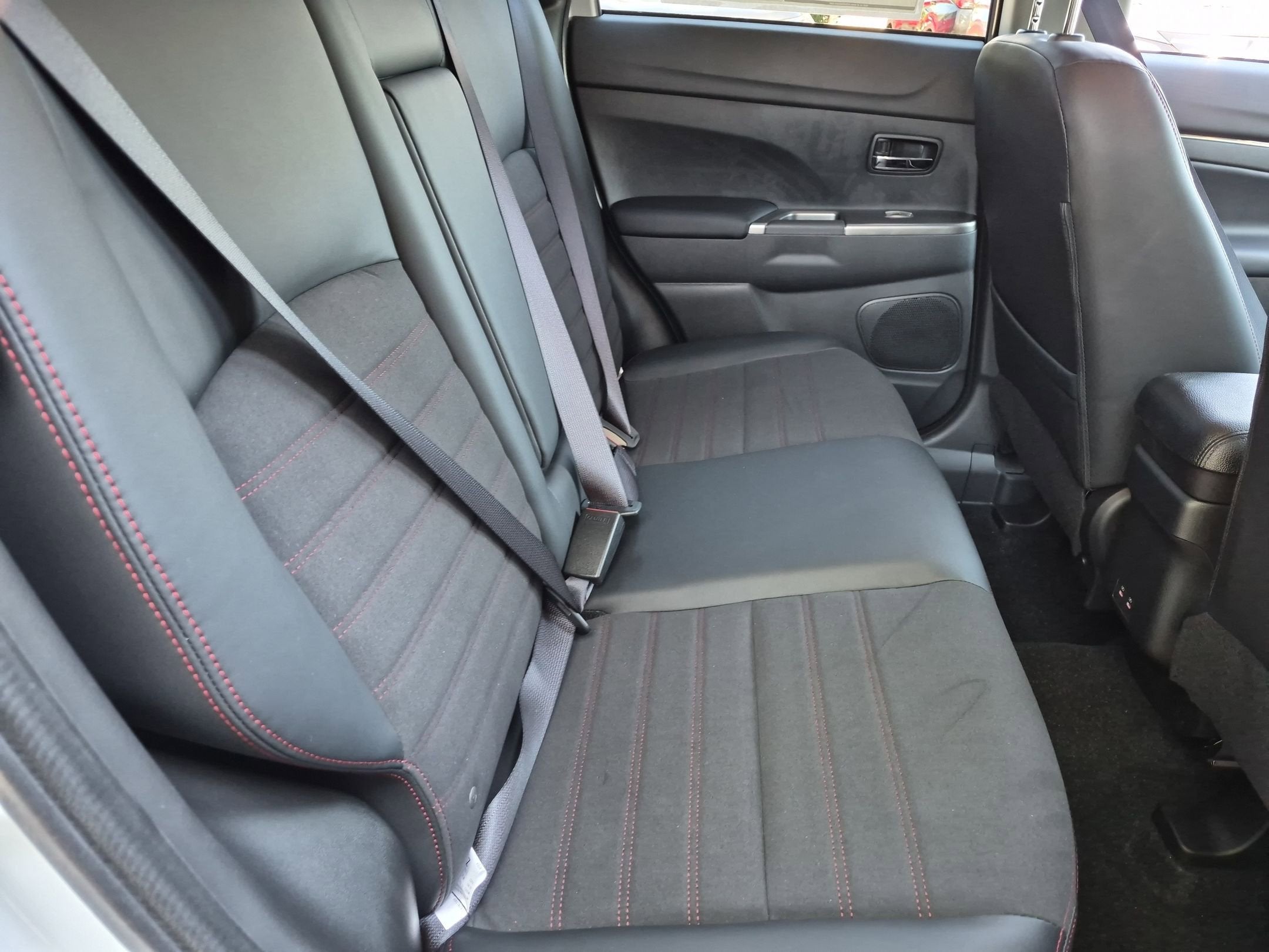 2026 Mitsubishi Outlander Sport SE