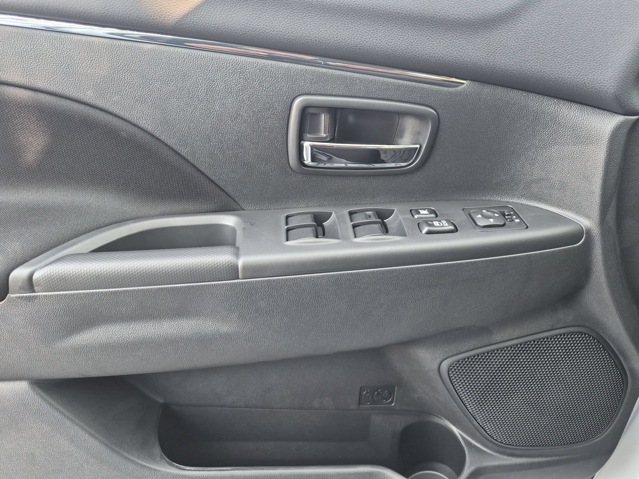 2026 Mitsubishi Outlander Sport LE