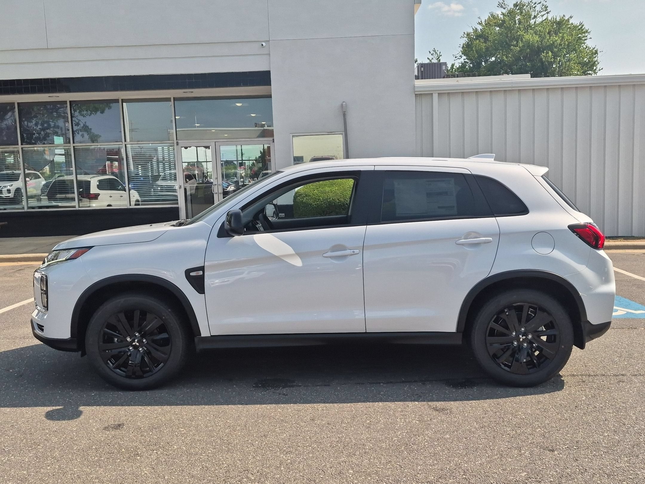 2026 Mitsubishi Outlander Sport LE