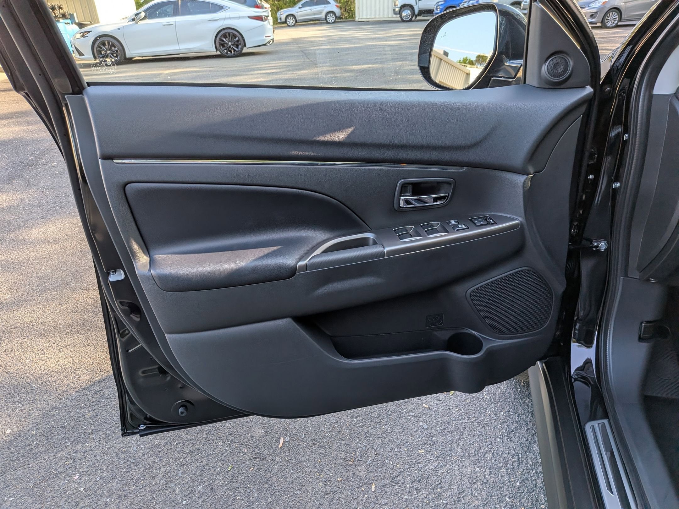 2026 Mitsubishi Outlander Sport SE