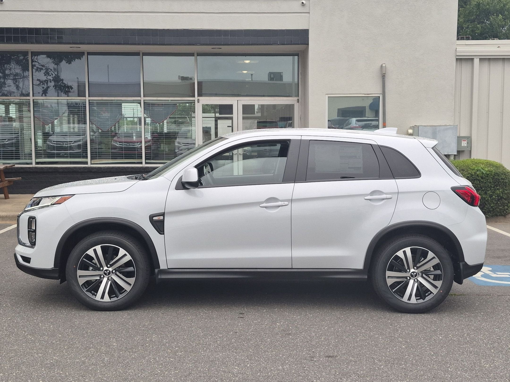 2026 Mitsubishi Outlander Sport ES