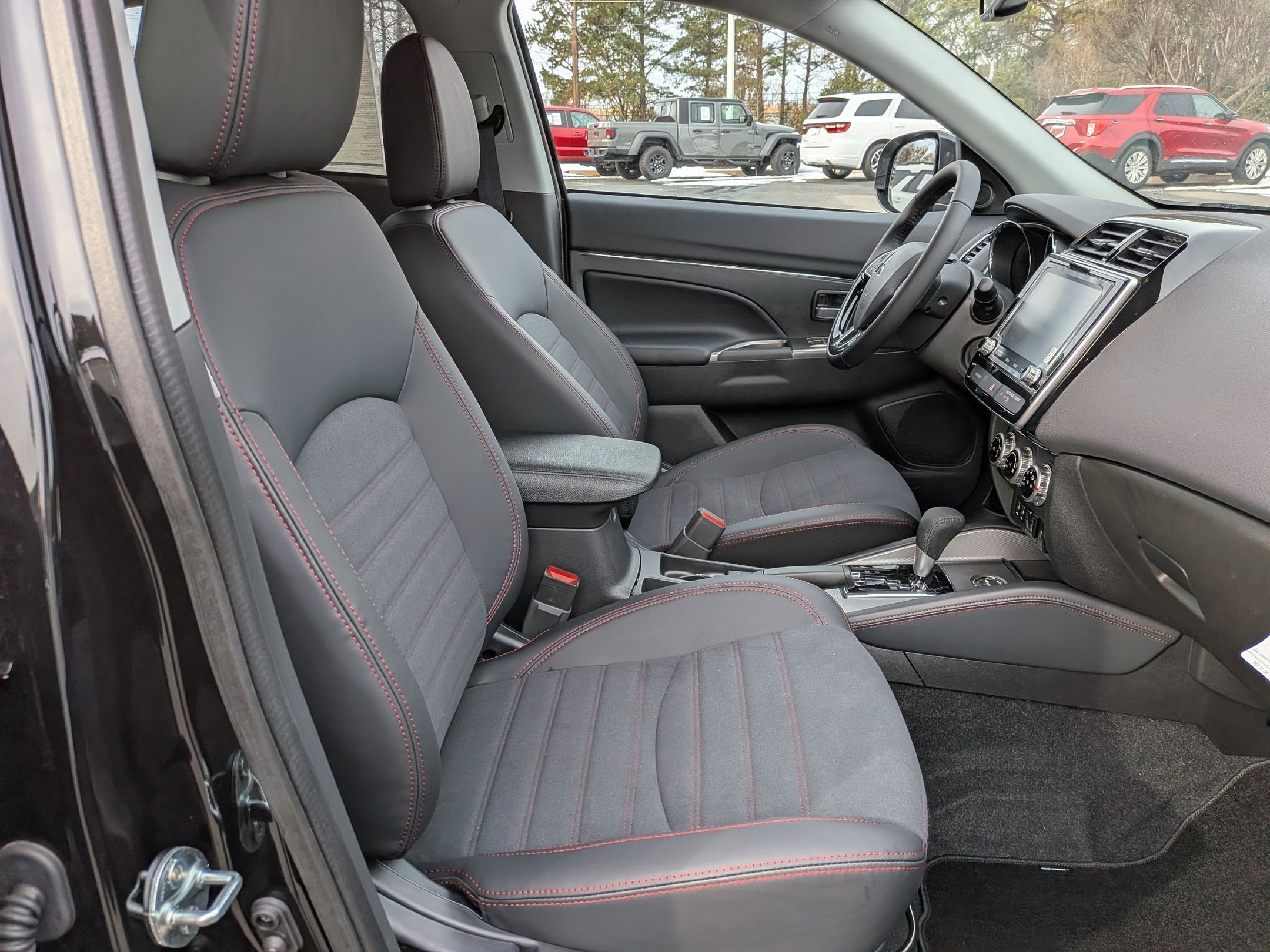 2025 Mitsubishi Outlander Sport SE