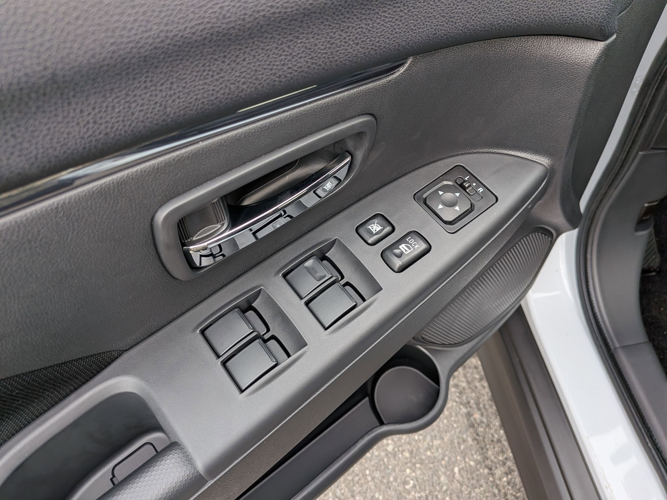 2026 Mitsubishi Outlander Sport ES