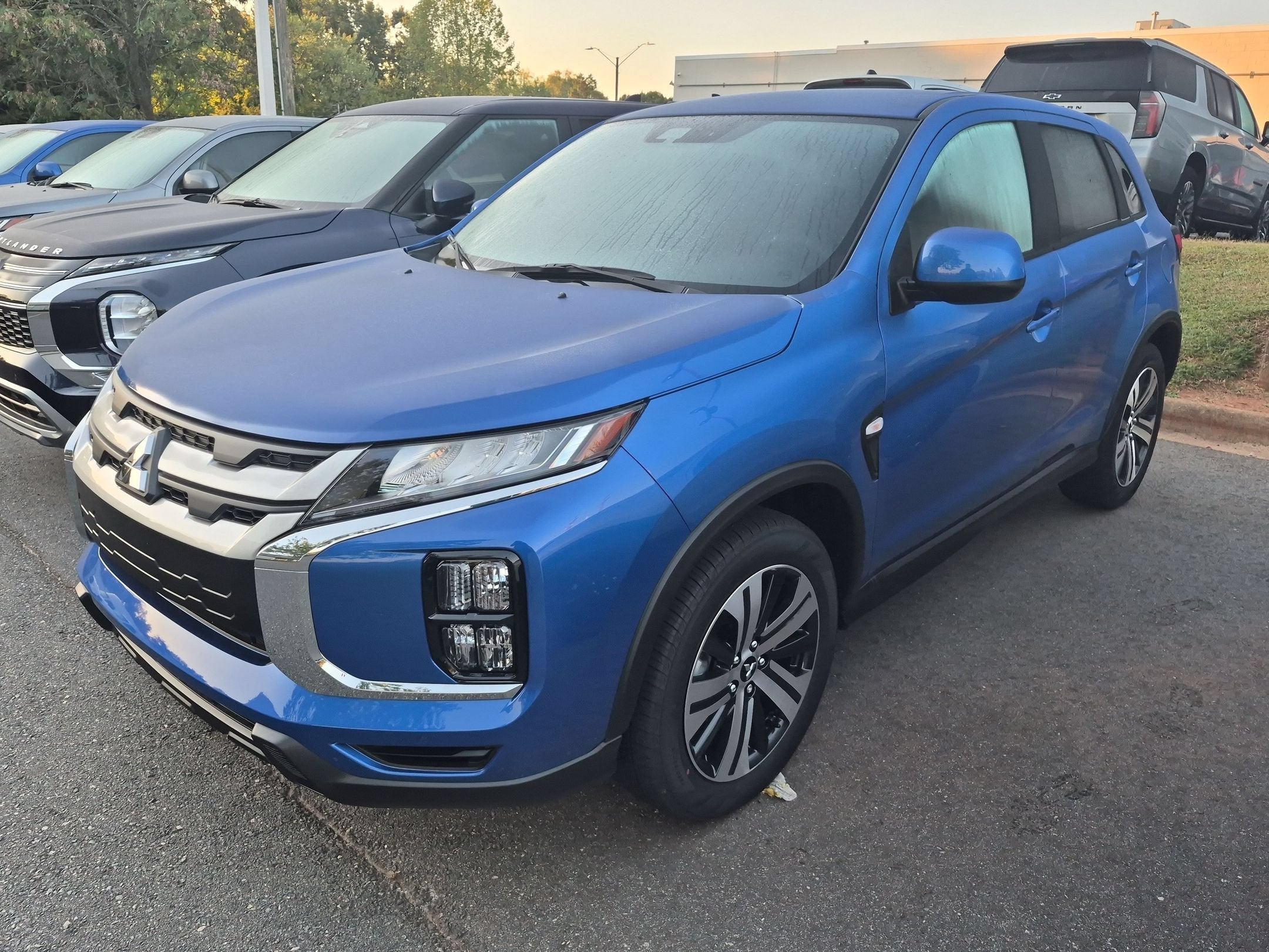 2027 Mitsubishi Outlander Sport ES