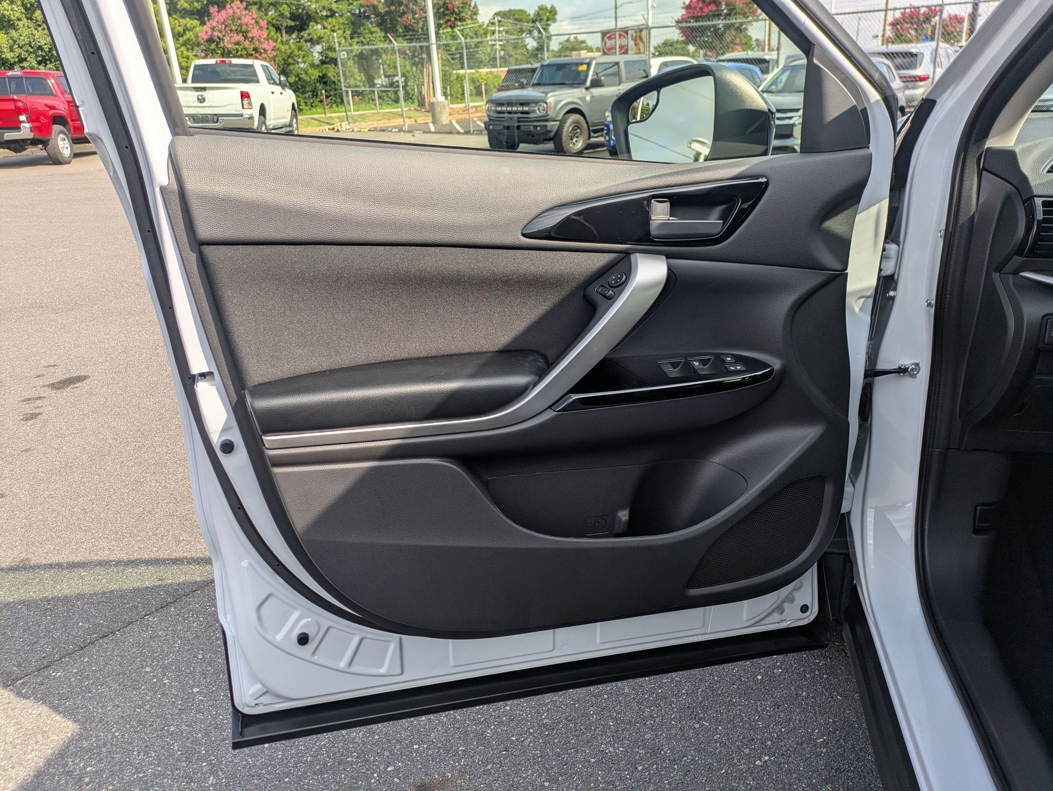 2025 Mitsubishi Eclipse Cross LE