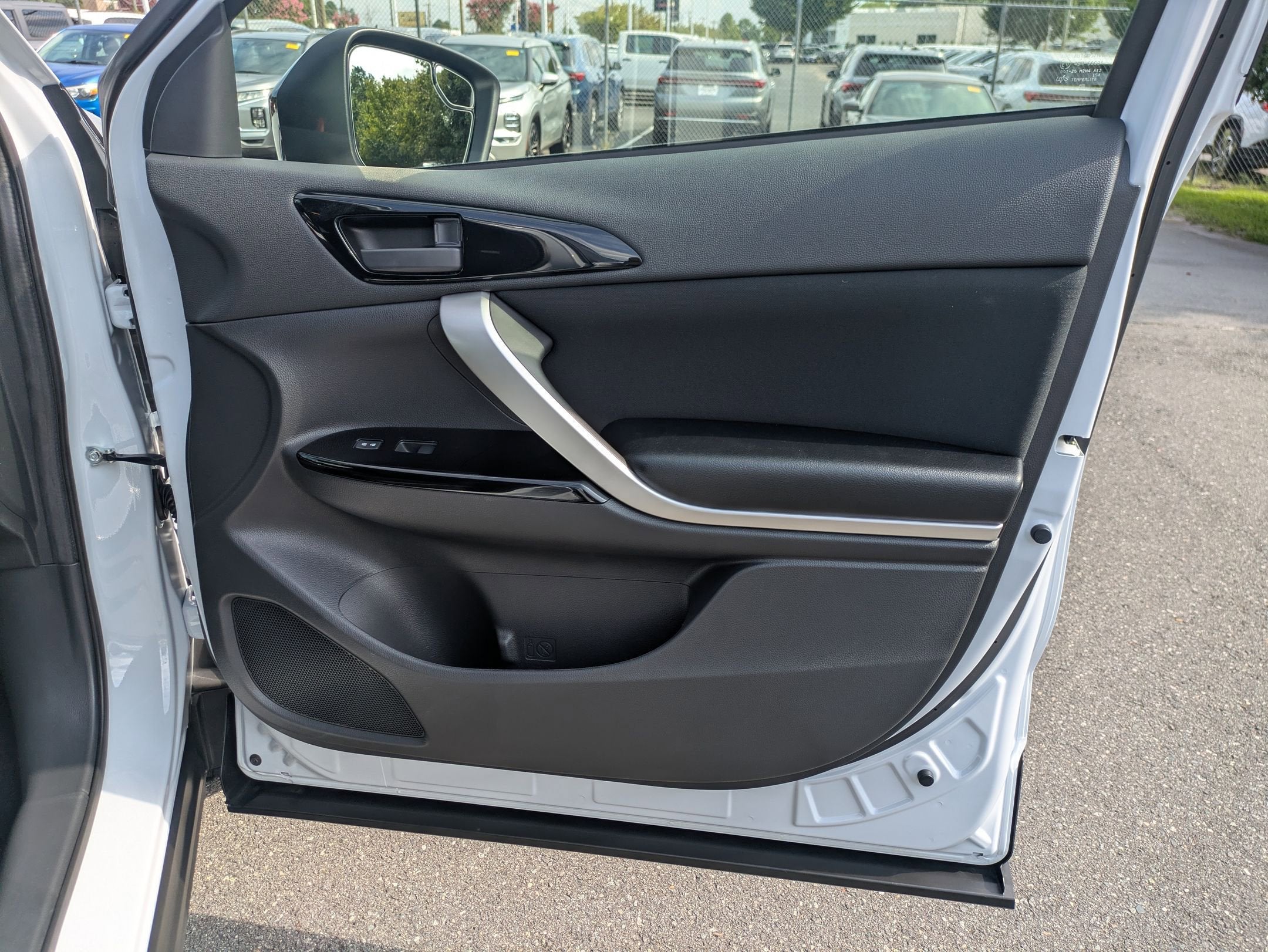 2025 Mitsubishi Eclipse Cross LE