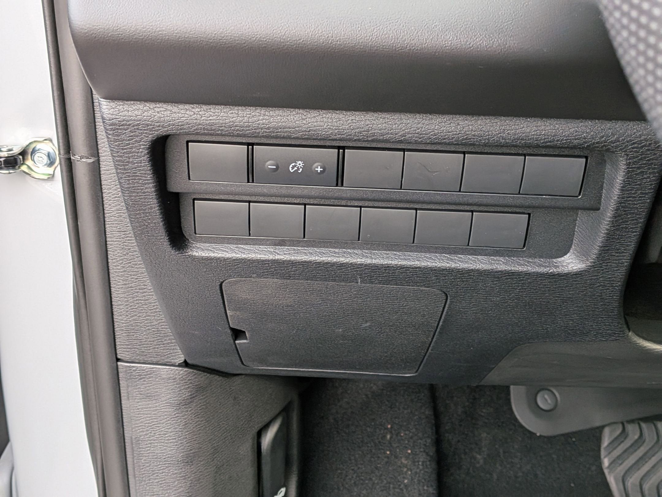 2025 Mitsubishi Outlander ES