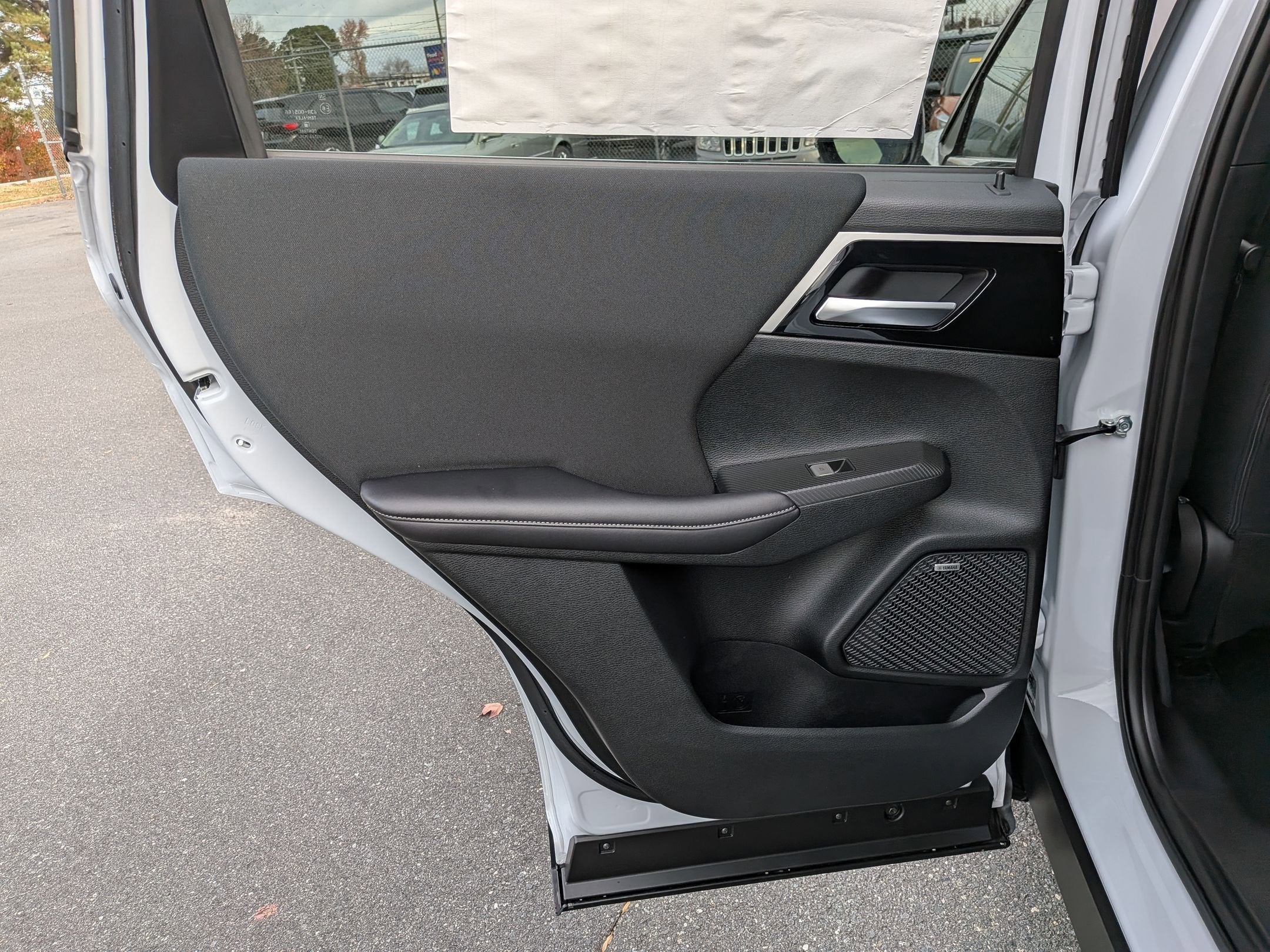 2025 Mitsubishi Outlander ES