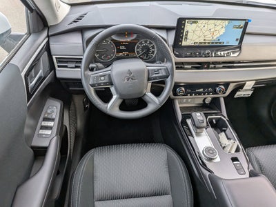 2025 Mitsubishi Outlander ES