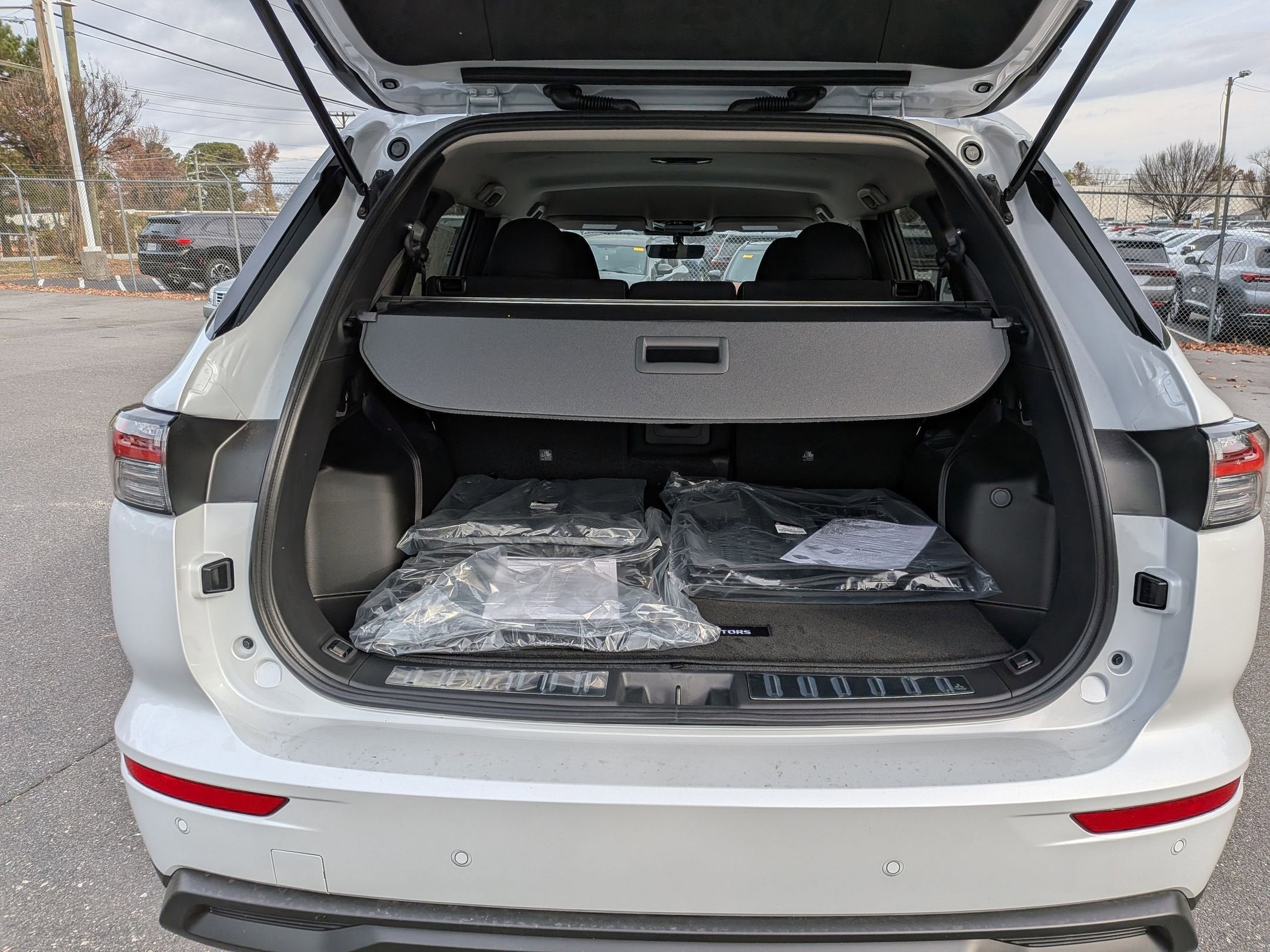 2025 Mitsubishi Outlander ES