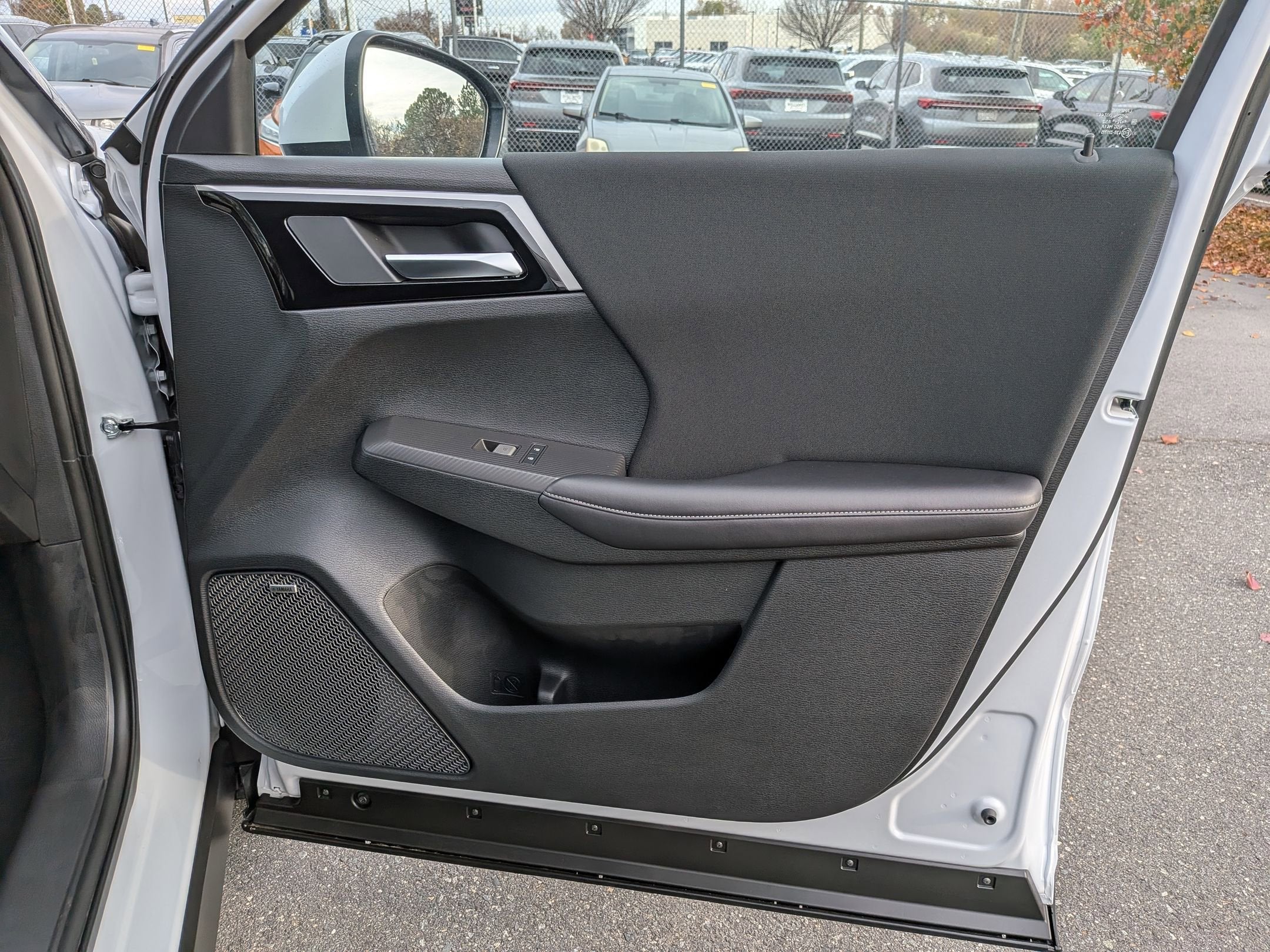 2025 Mitsubishi Outlander ES