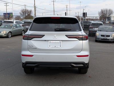 2025 Mitsubishi Outlander ES