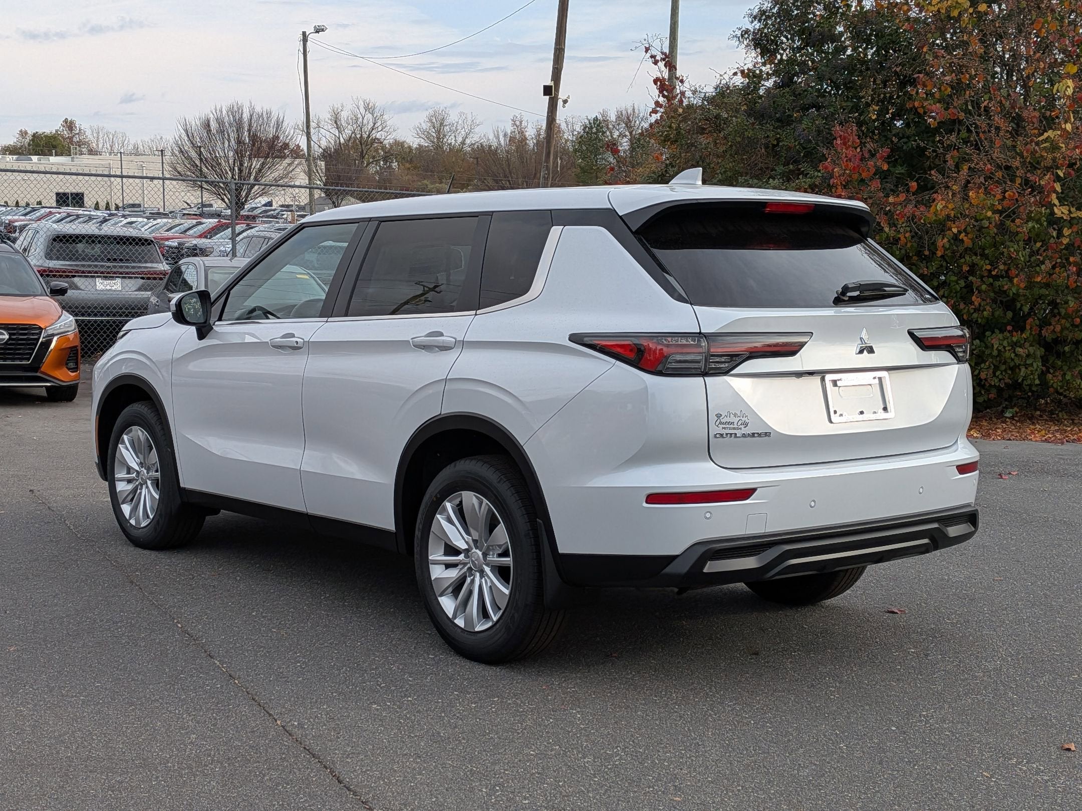 2025 Mitsubishi Outlander ES