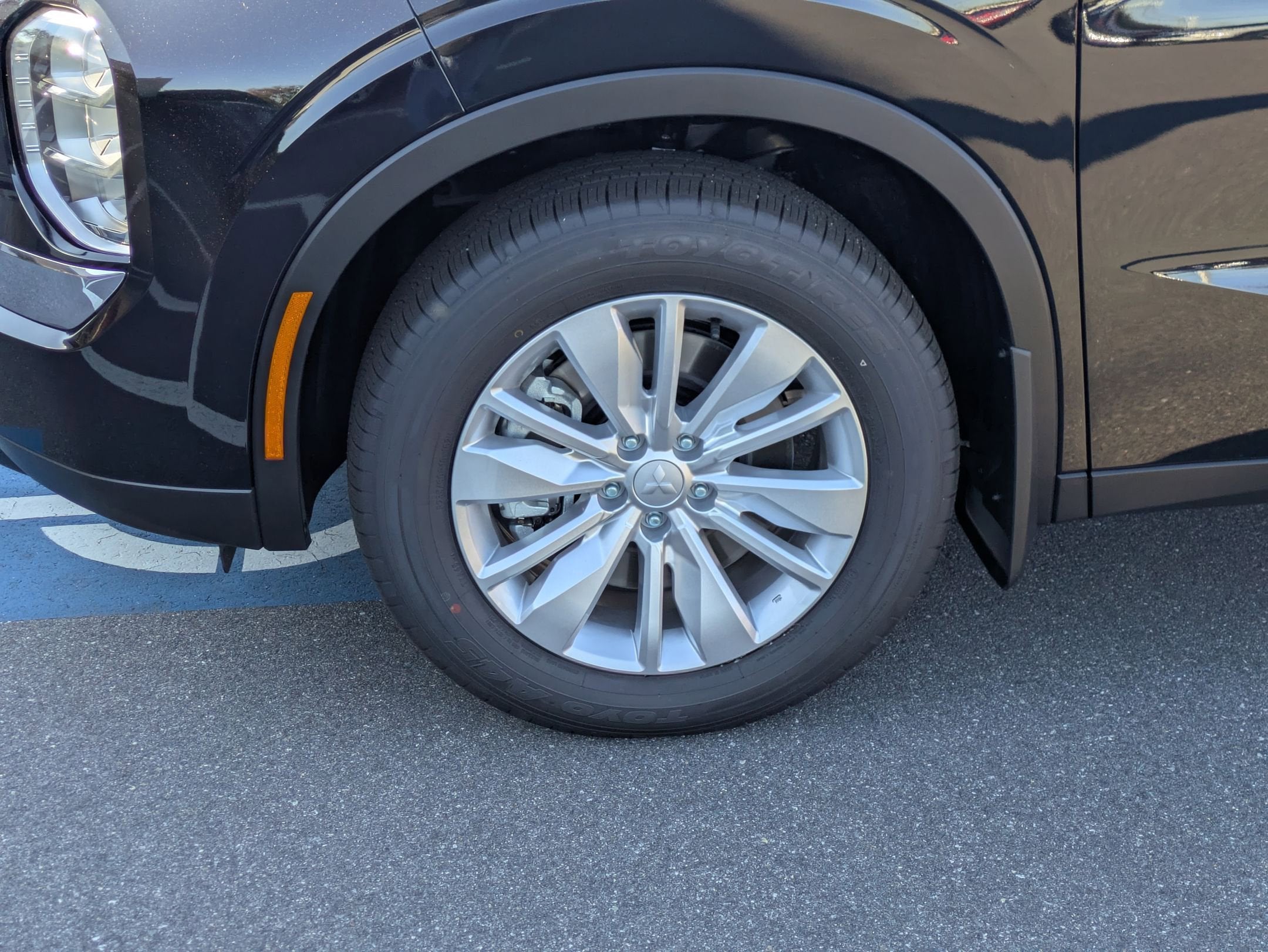 2025 Mitsubishi Outlander ES