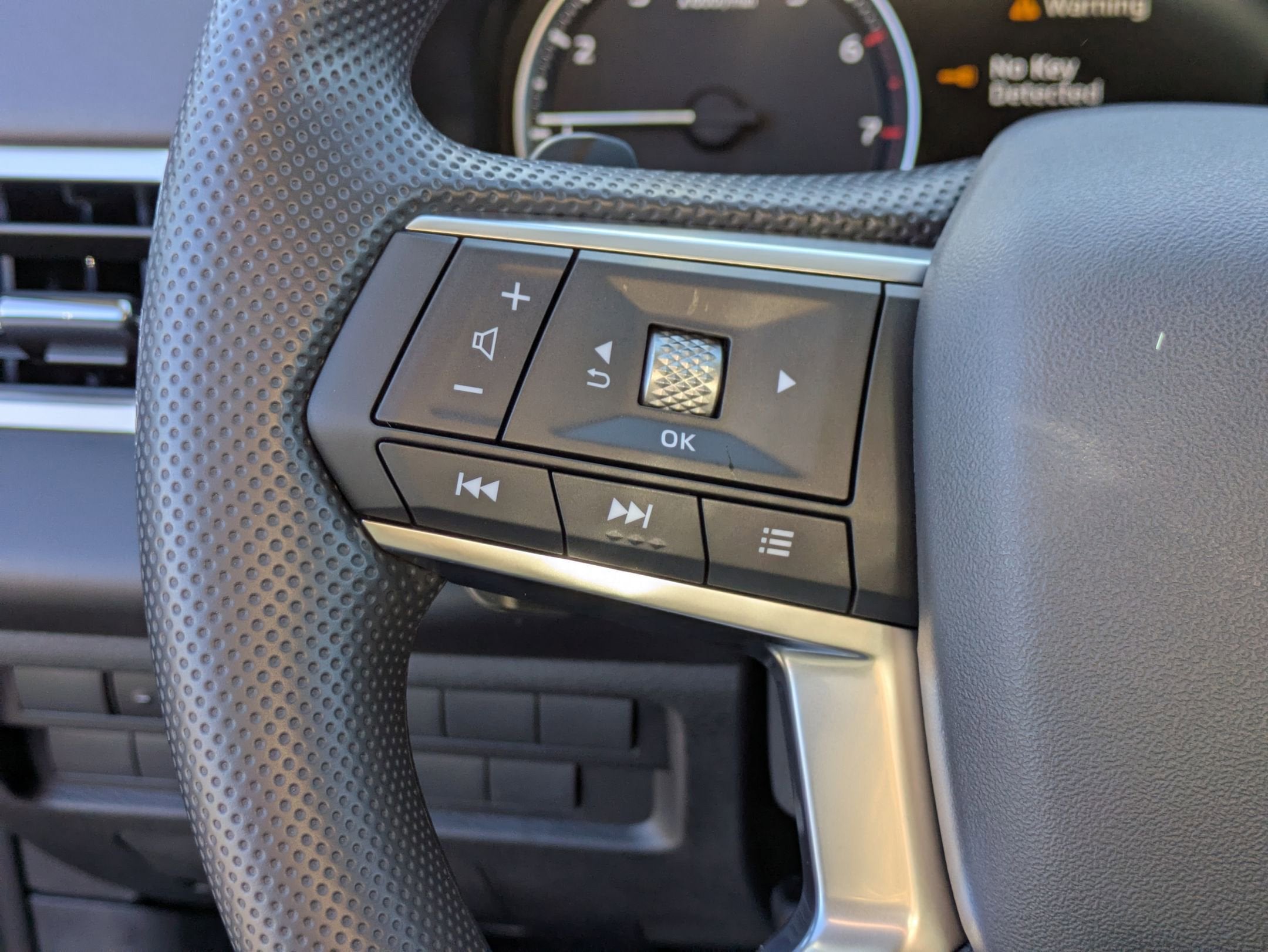 2025 Mitsubishi Outlander ES