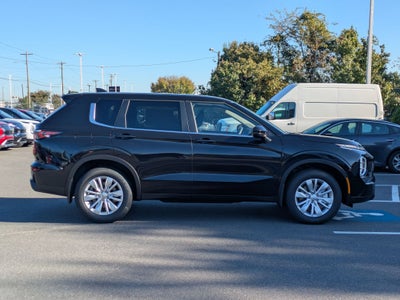 2025 Mitsubishi Outlander ES