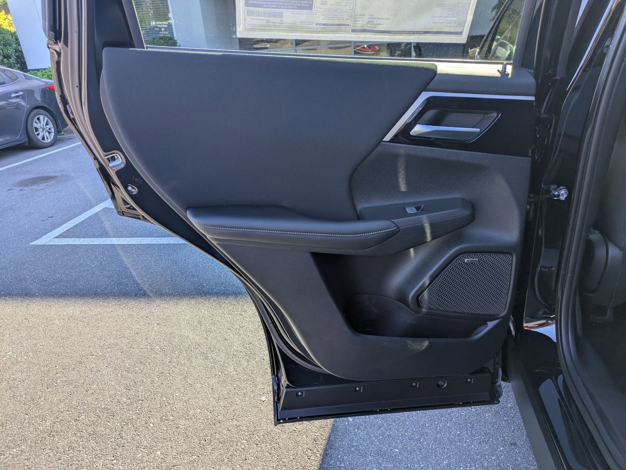 2025 Mitsubishi Outlander ES