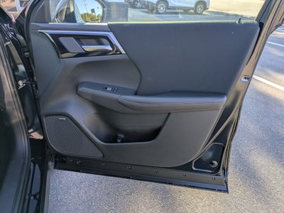 2025 Mitsubishi Outlander ES