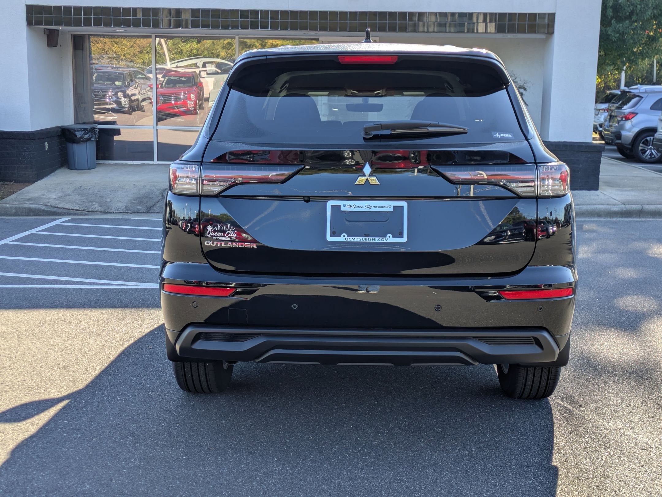 2025 Mitsubishi Outlander ES