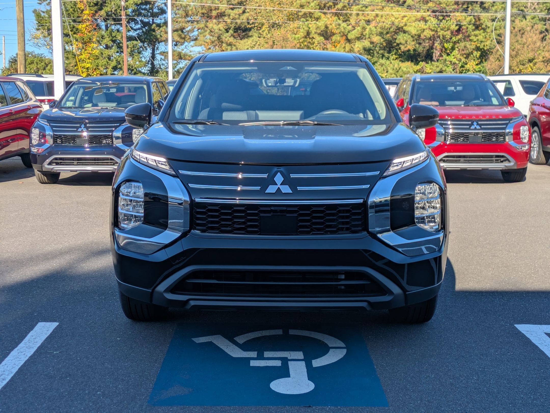 2025 Mitsubishi Outlander ES