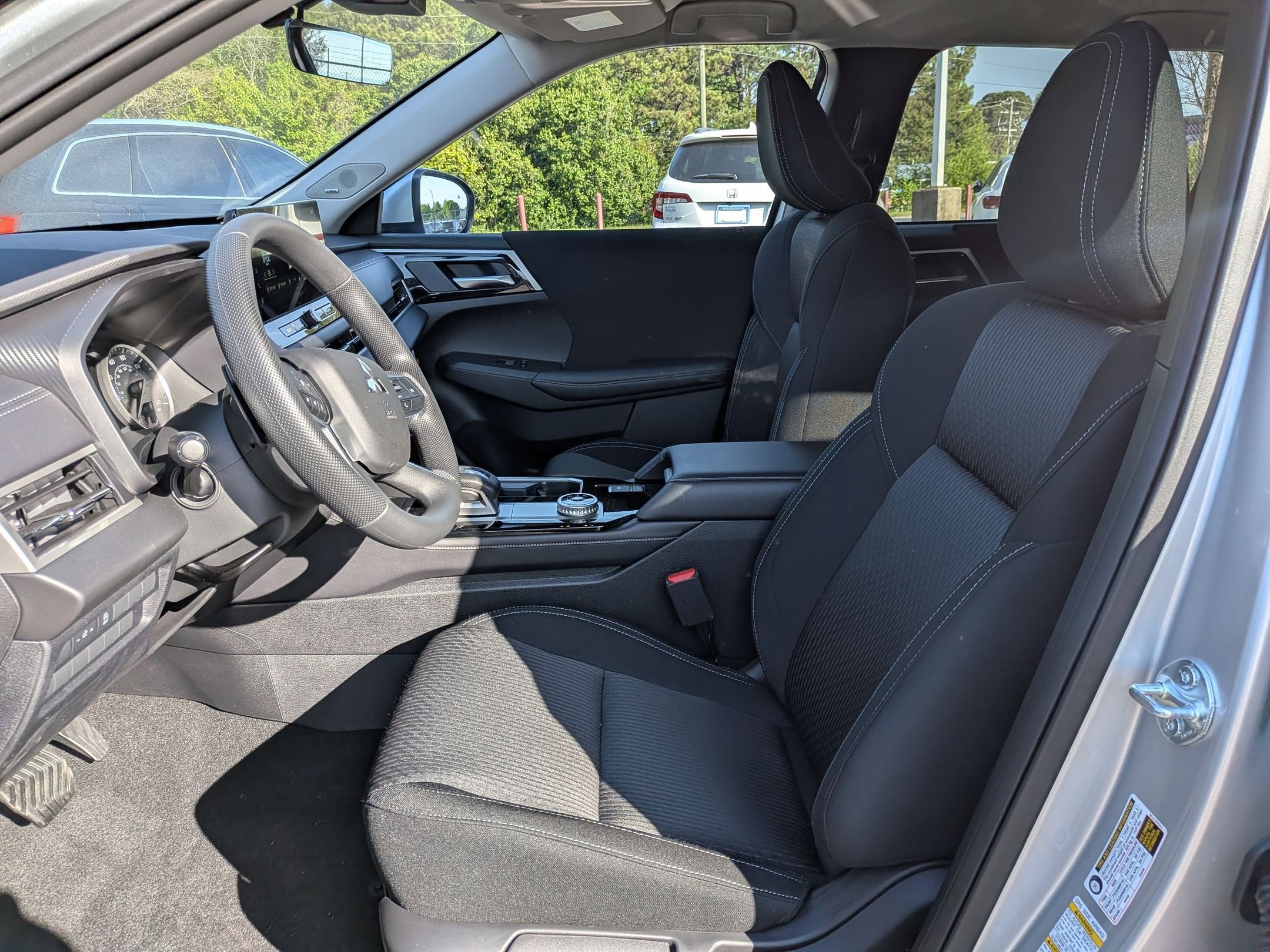 2026 Mitsubishi Outlander ES