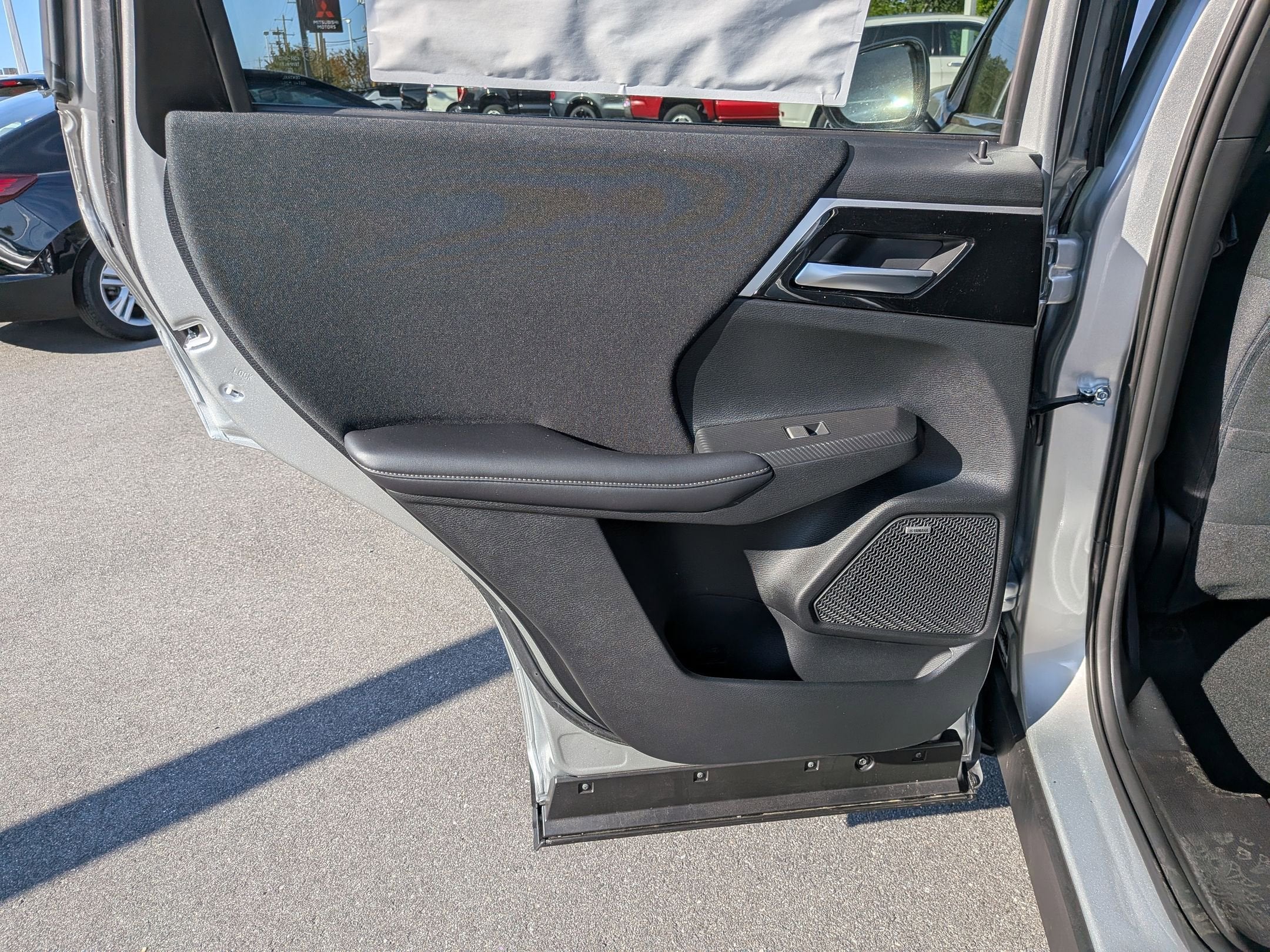 2026 Mitsubishi Outlander ES