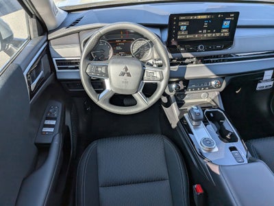 2026 Mitsubishi Outlander ES