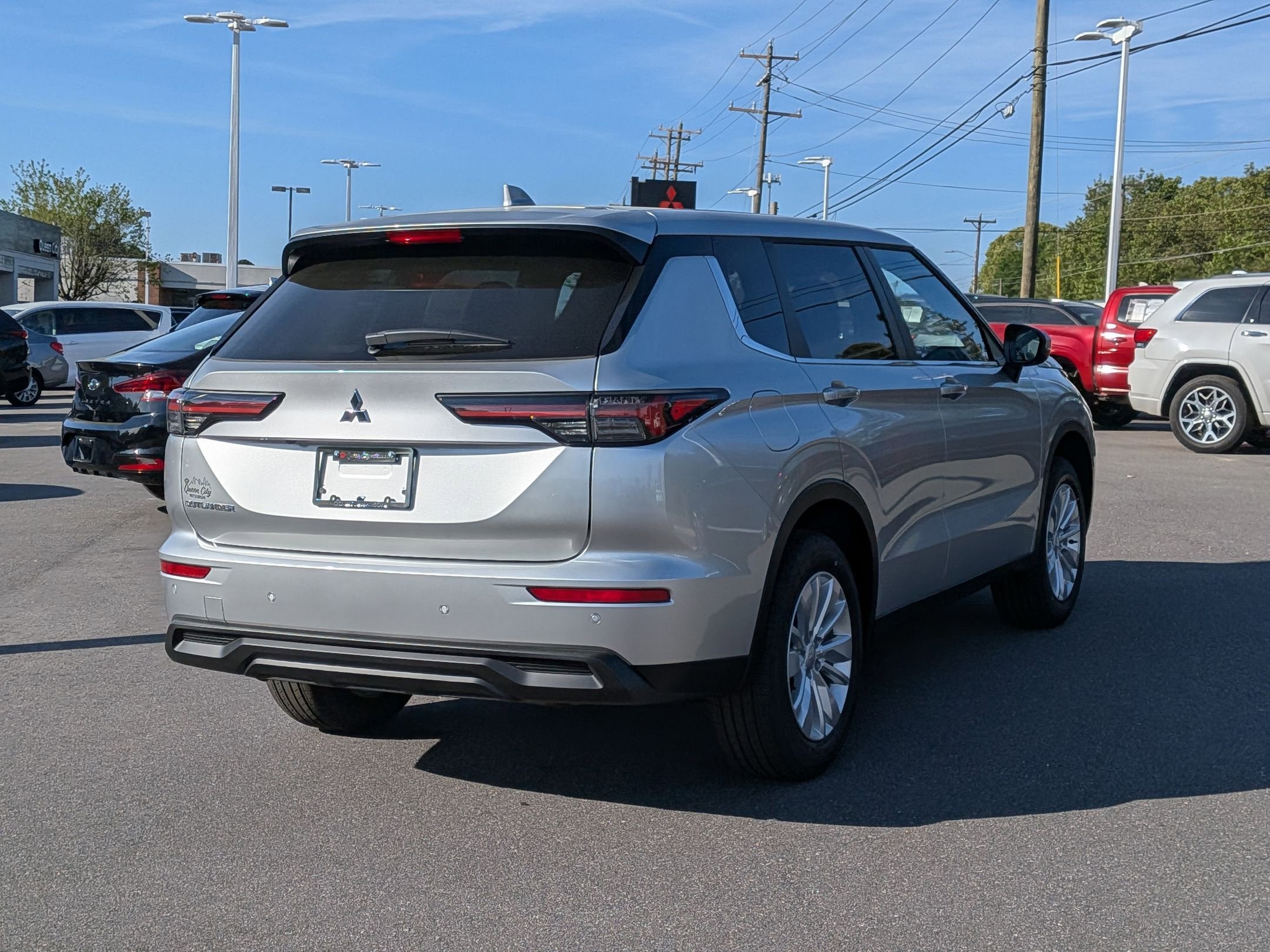 2026 Mitsubishi Outlander ES